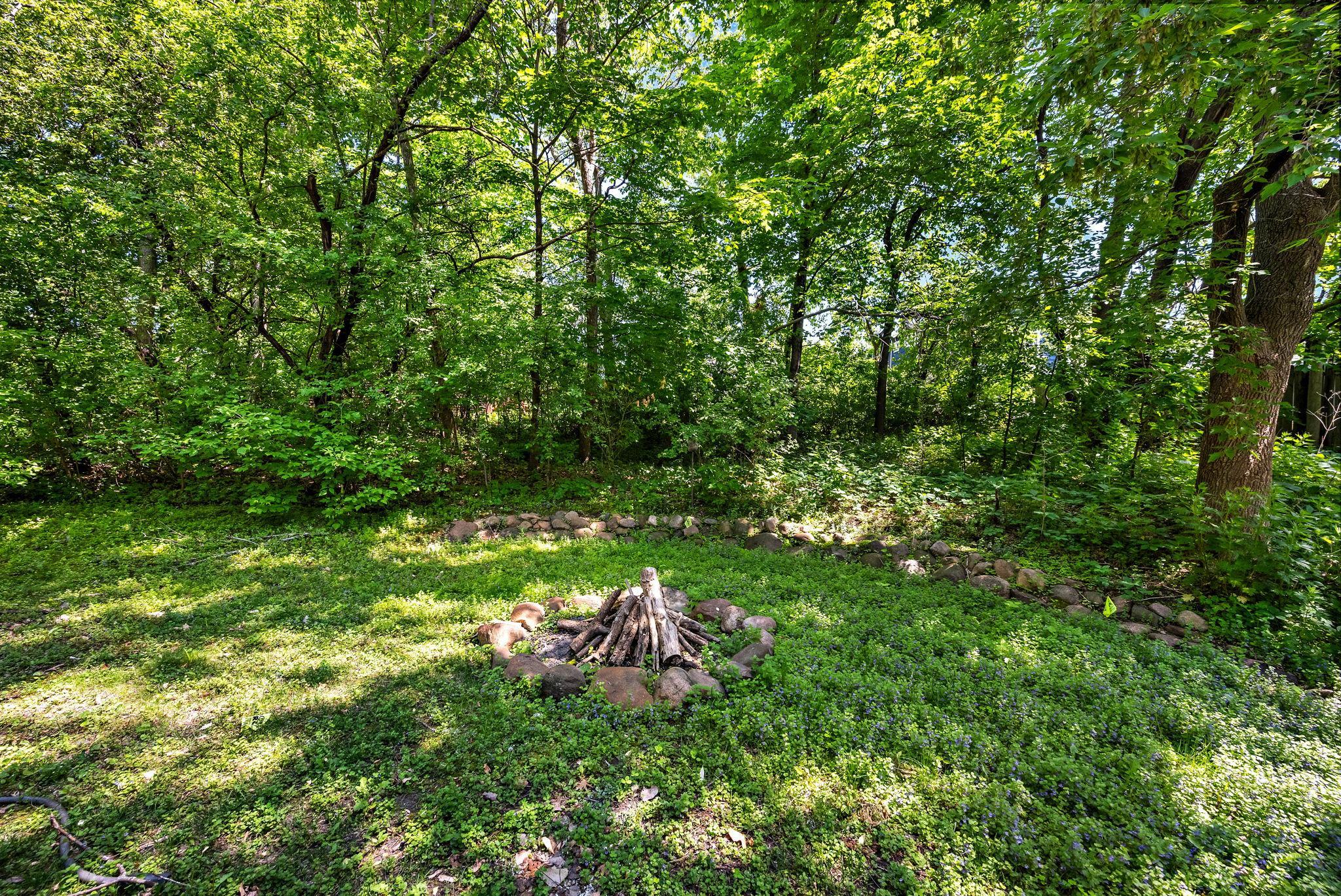 5200 Greenwood Circle Property Photo 6