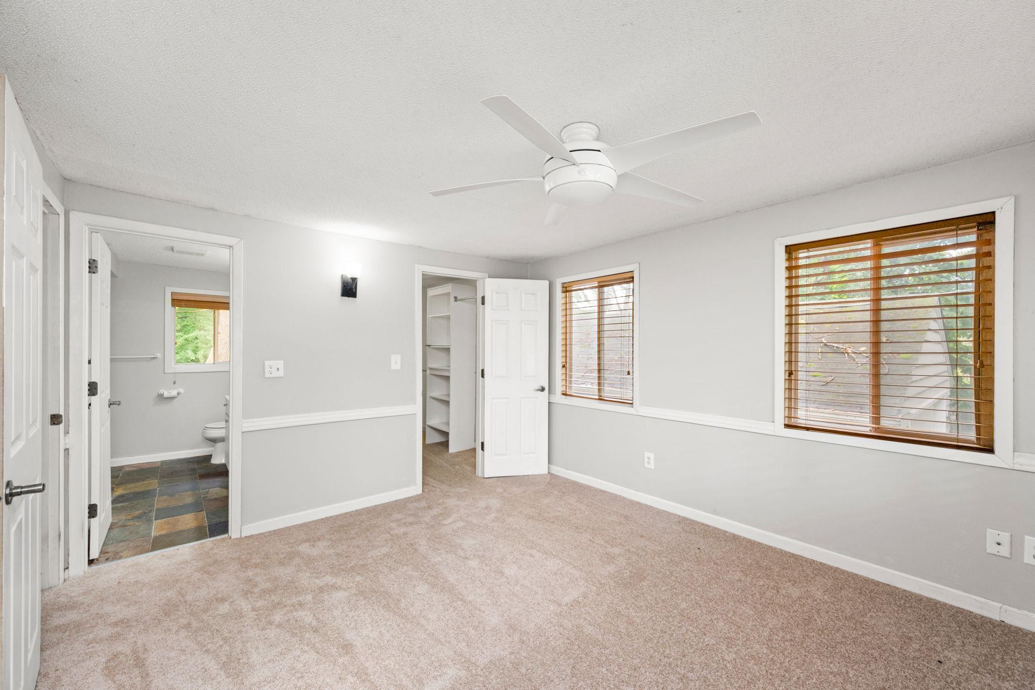 5200 Greenwood Circle Property Photo 11
