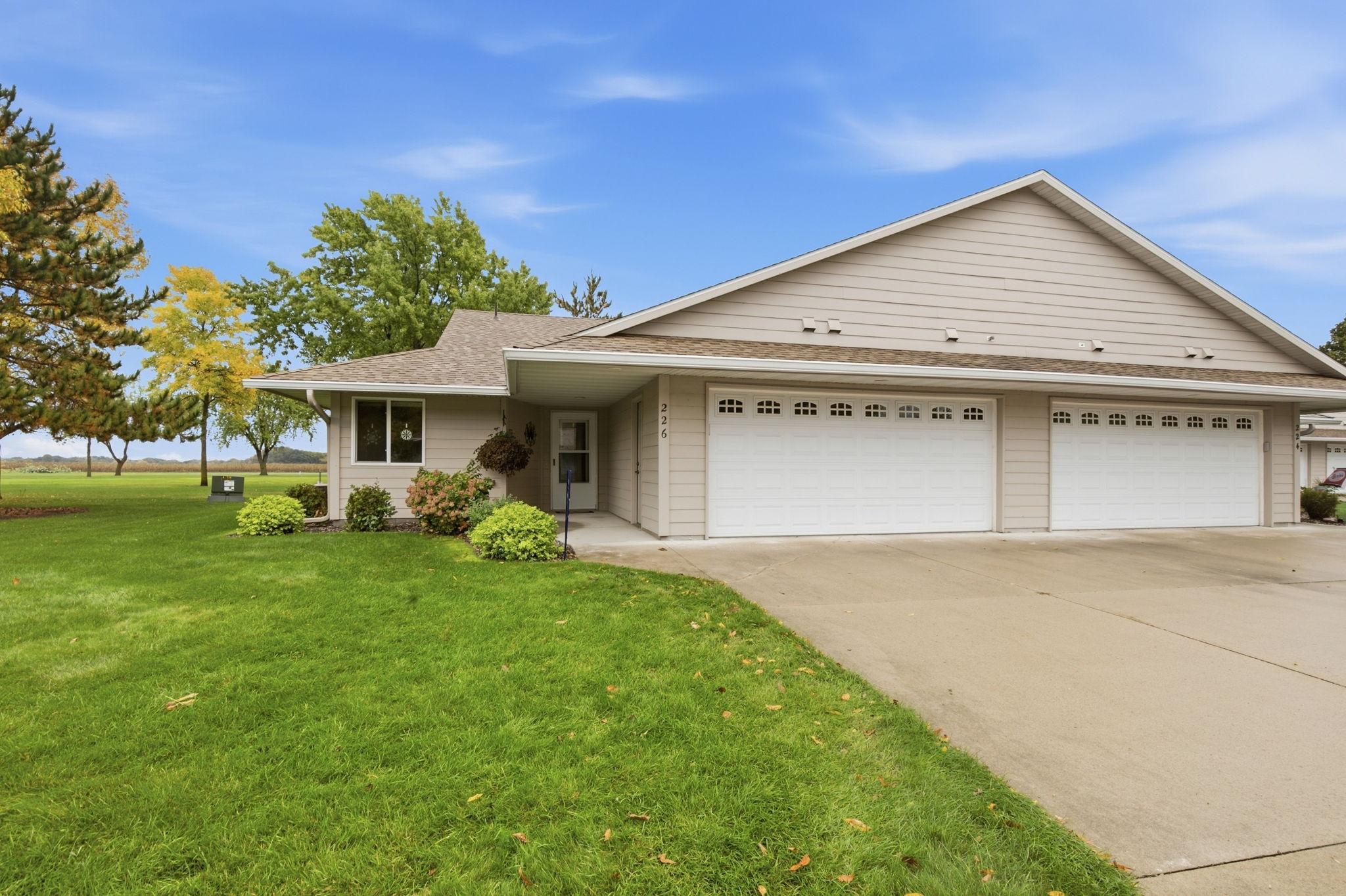 226 Golf Court Property Photo 2