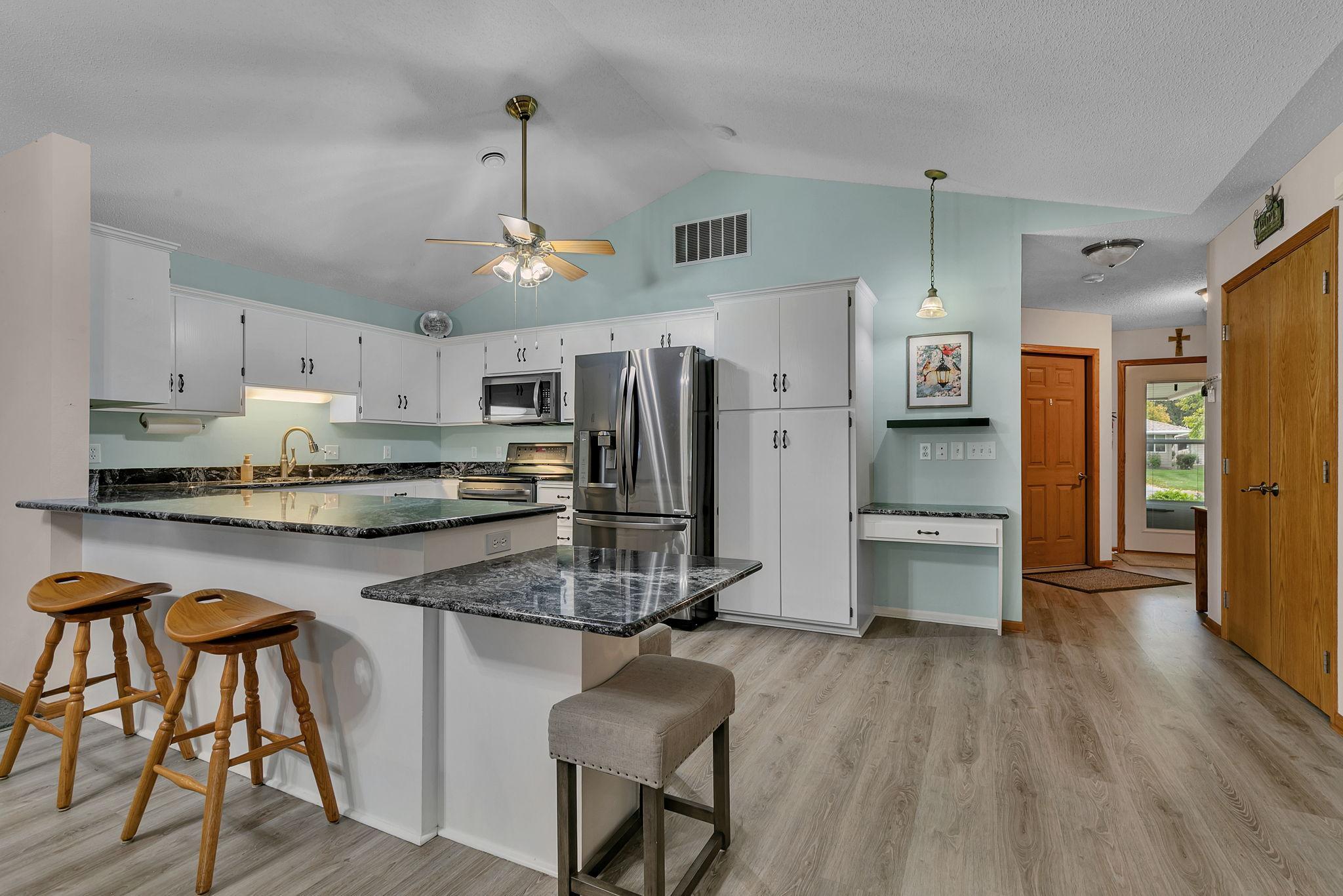 226 Golf Court Property Photo 3