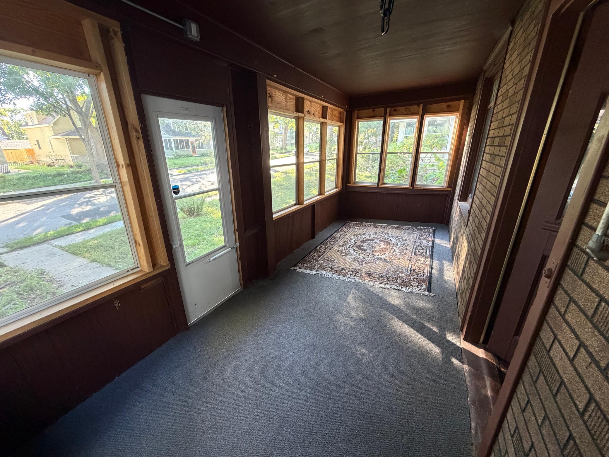 3735 Girard Avenue N Property Photo 3
