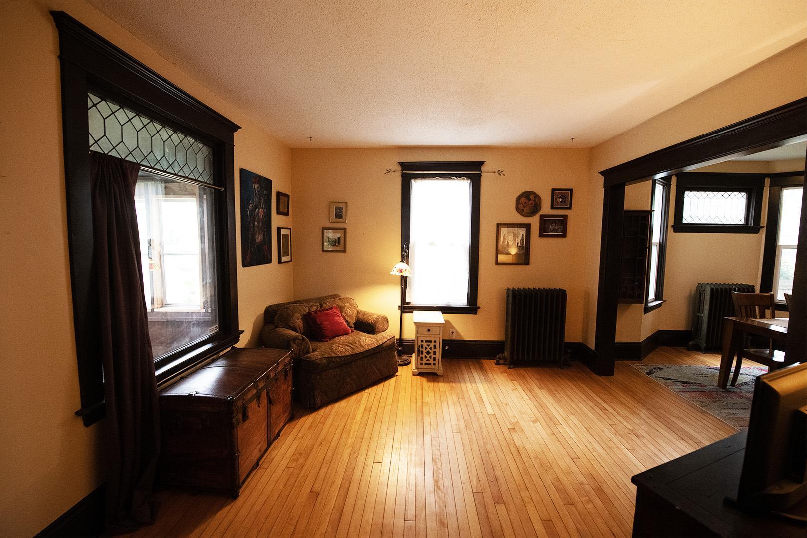 3735 Girard Avenue N Property Photo 4