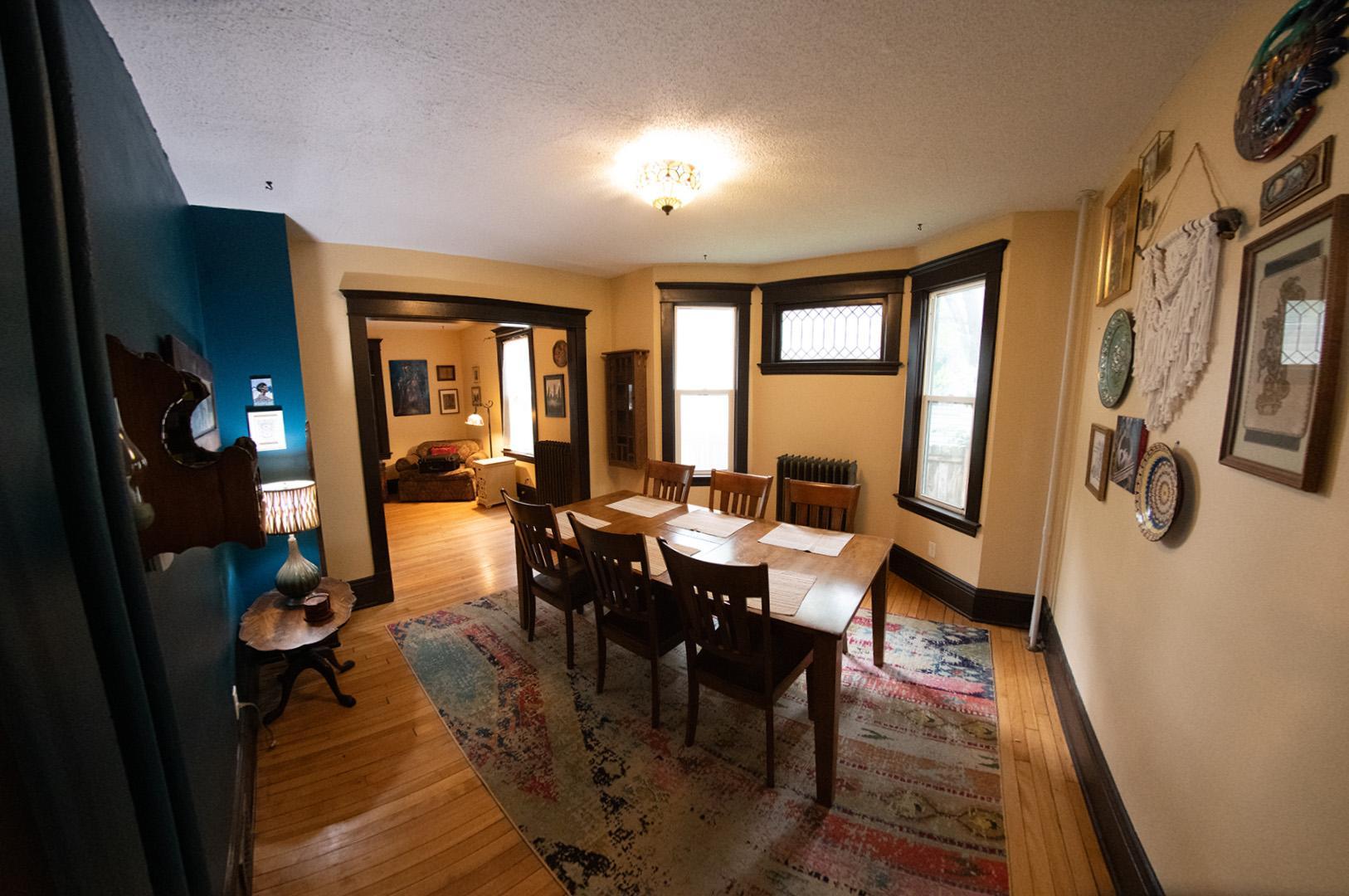 3735 Girard Avenue N Property Photo 5