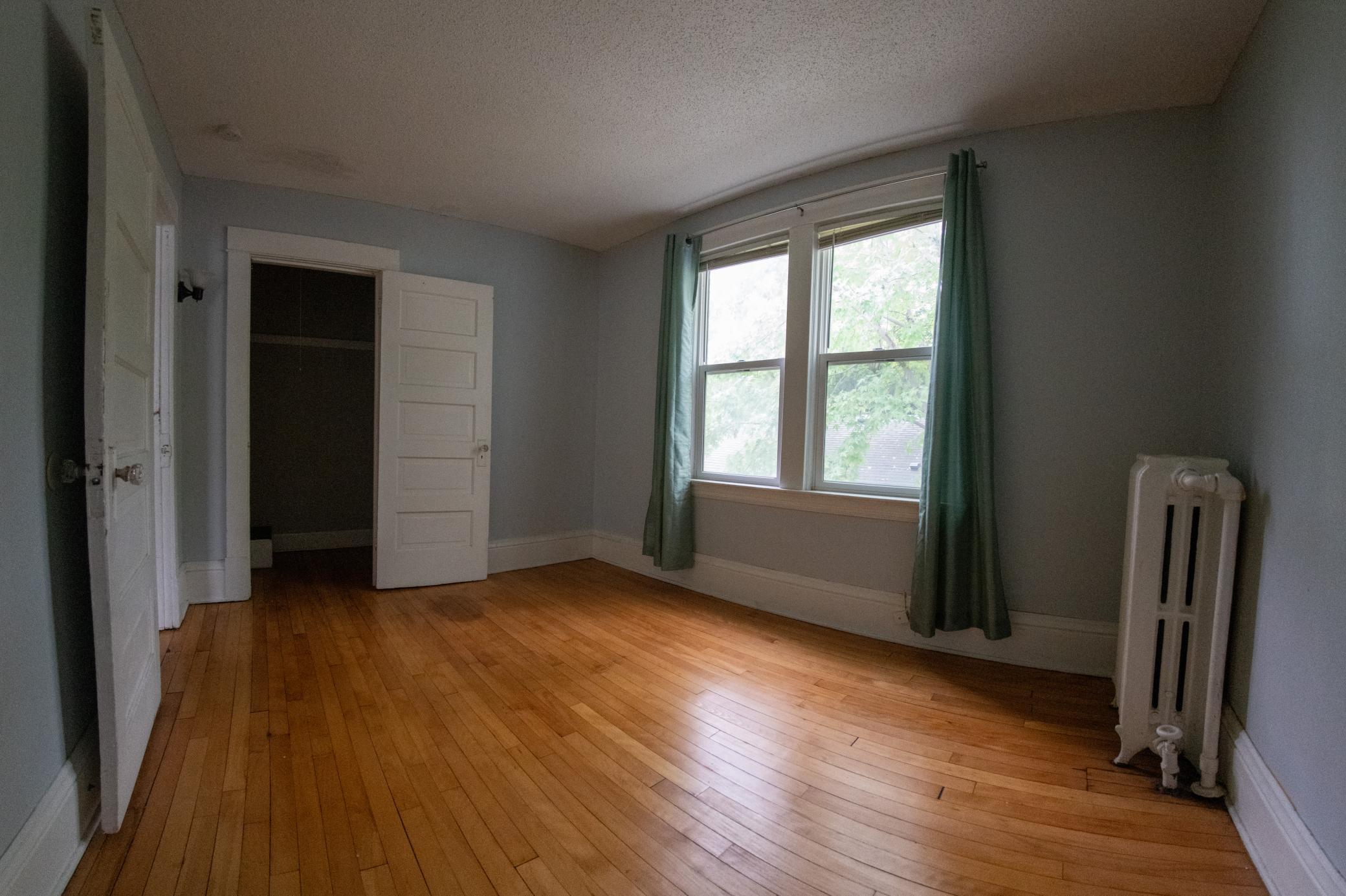 3735 Girard Avenue N Property Photo 10