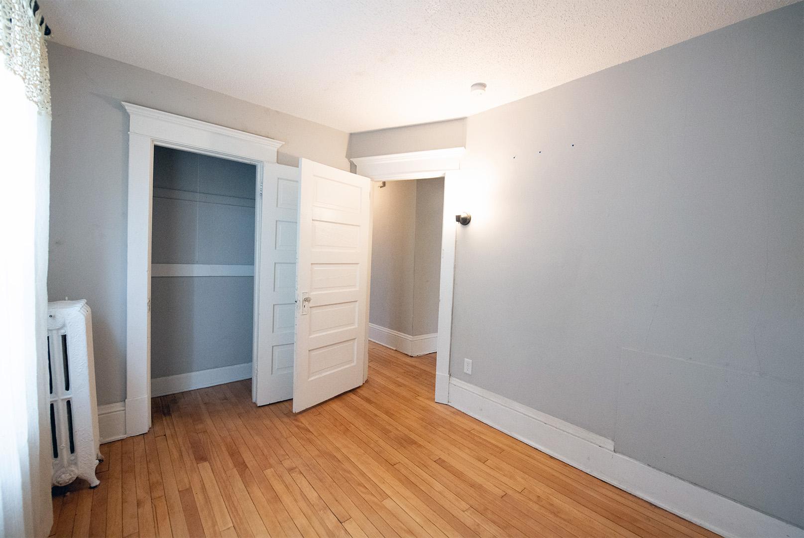 3735 Girard Avenue N Property Photo 11