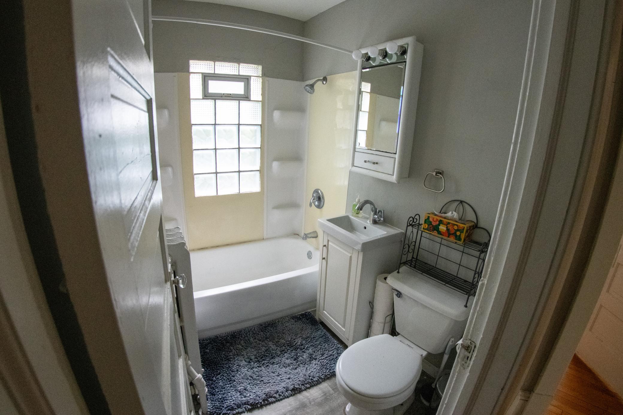 3735 Girard Avenue N Property Photo 12