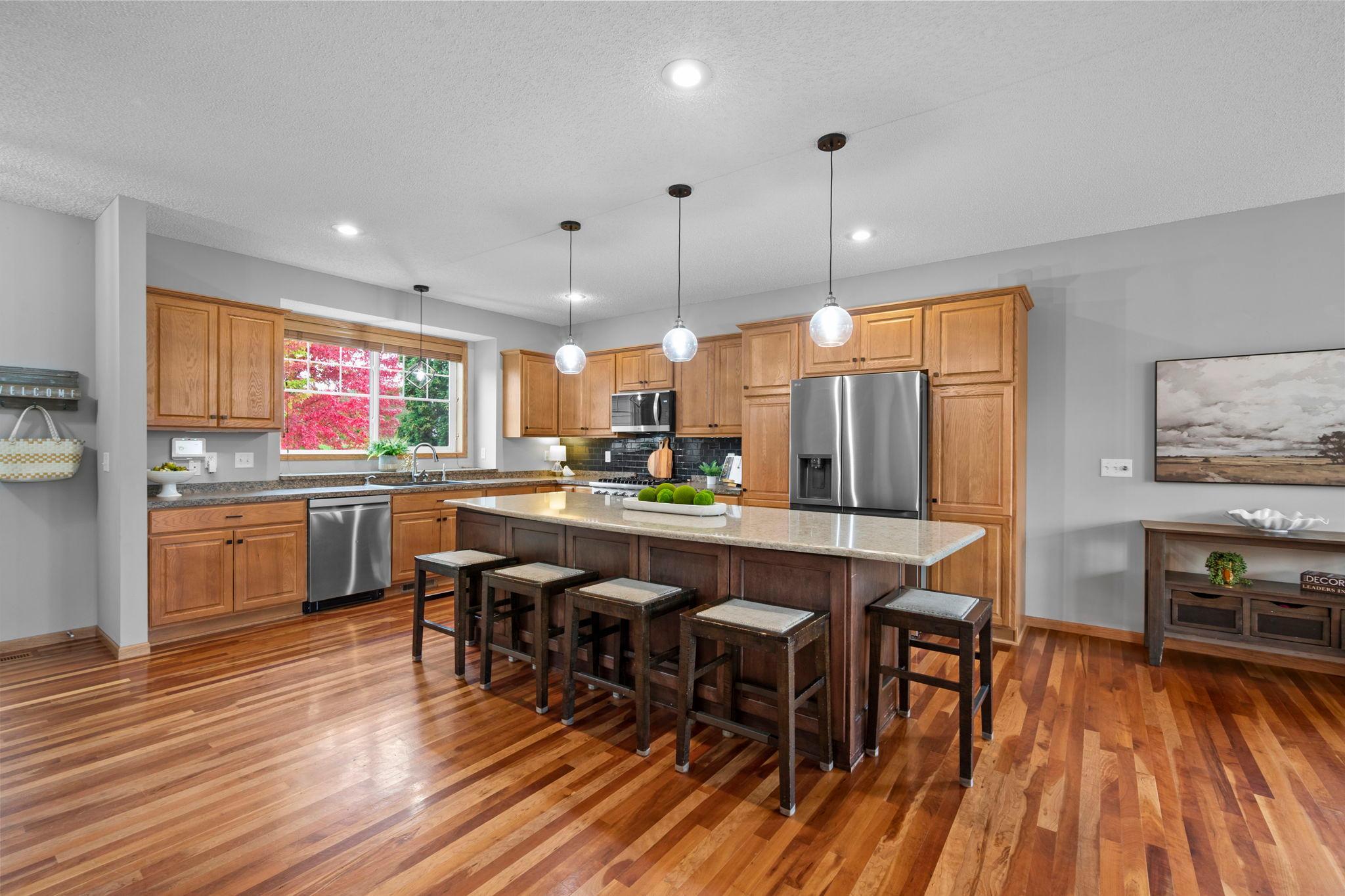 989 Danube Avenue Property Photo 2