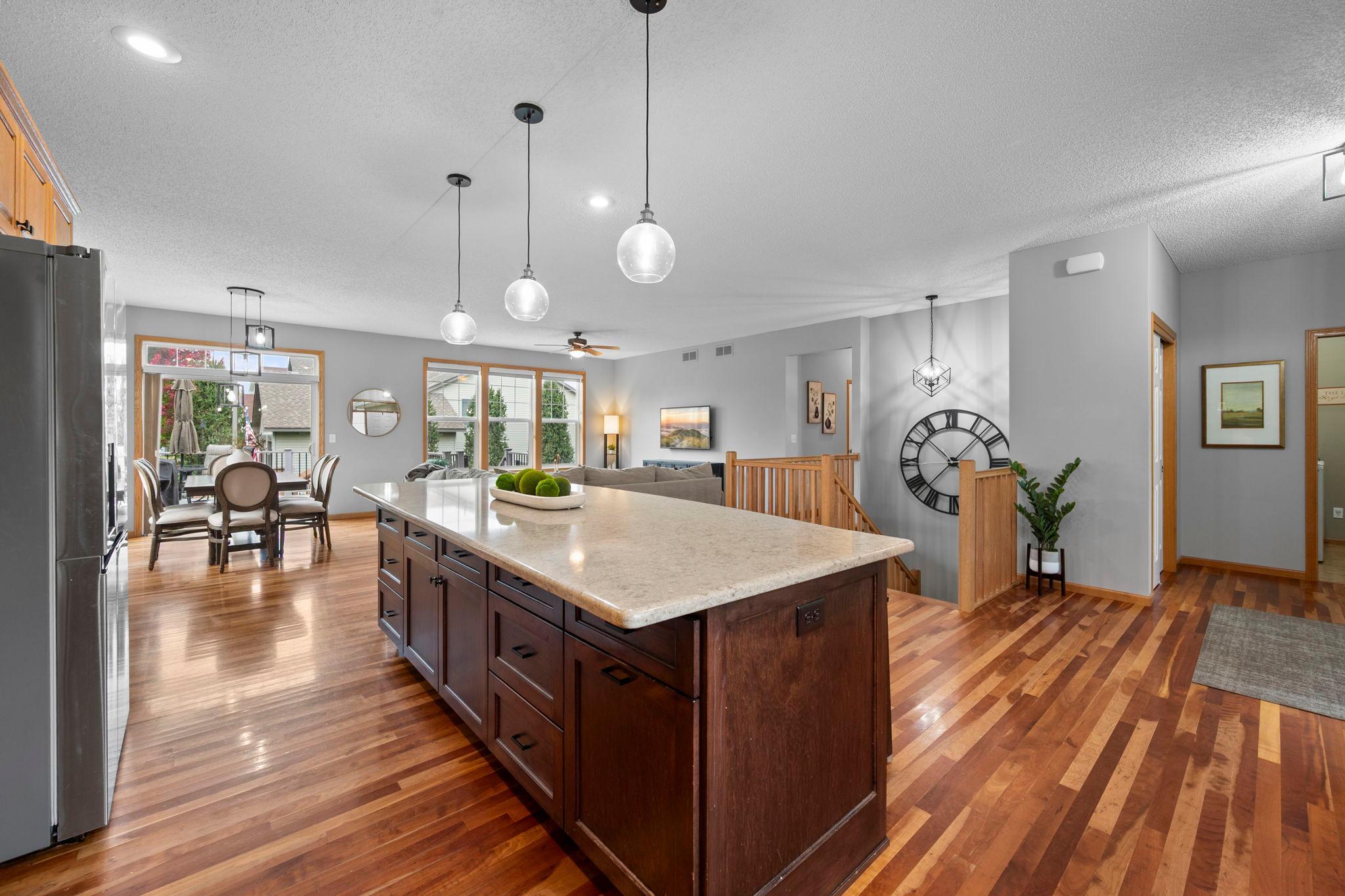 989 Danube Avenue Property Photo 3