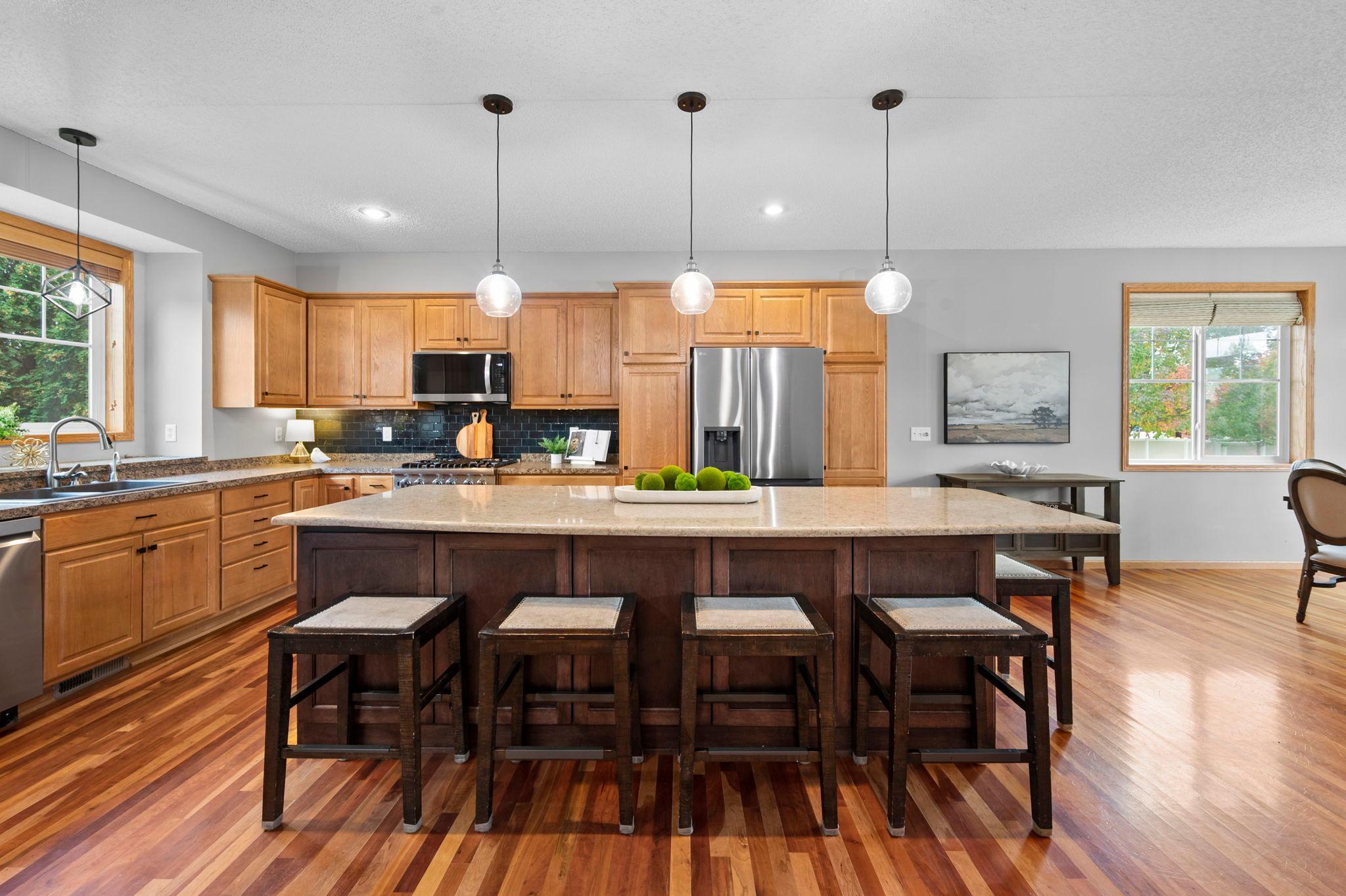 989 Danube Avenue Property Photo 6