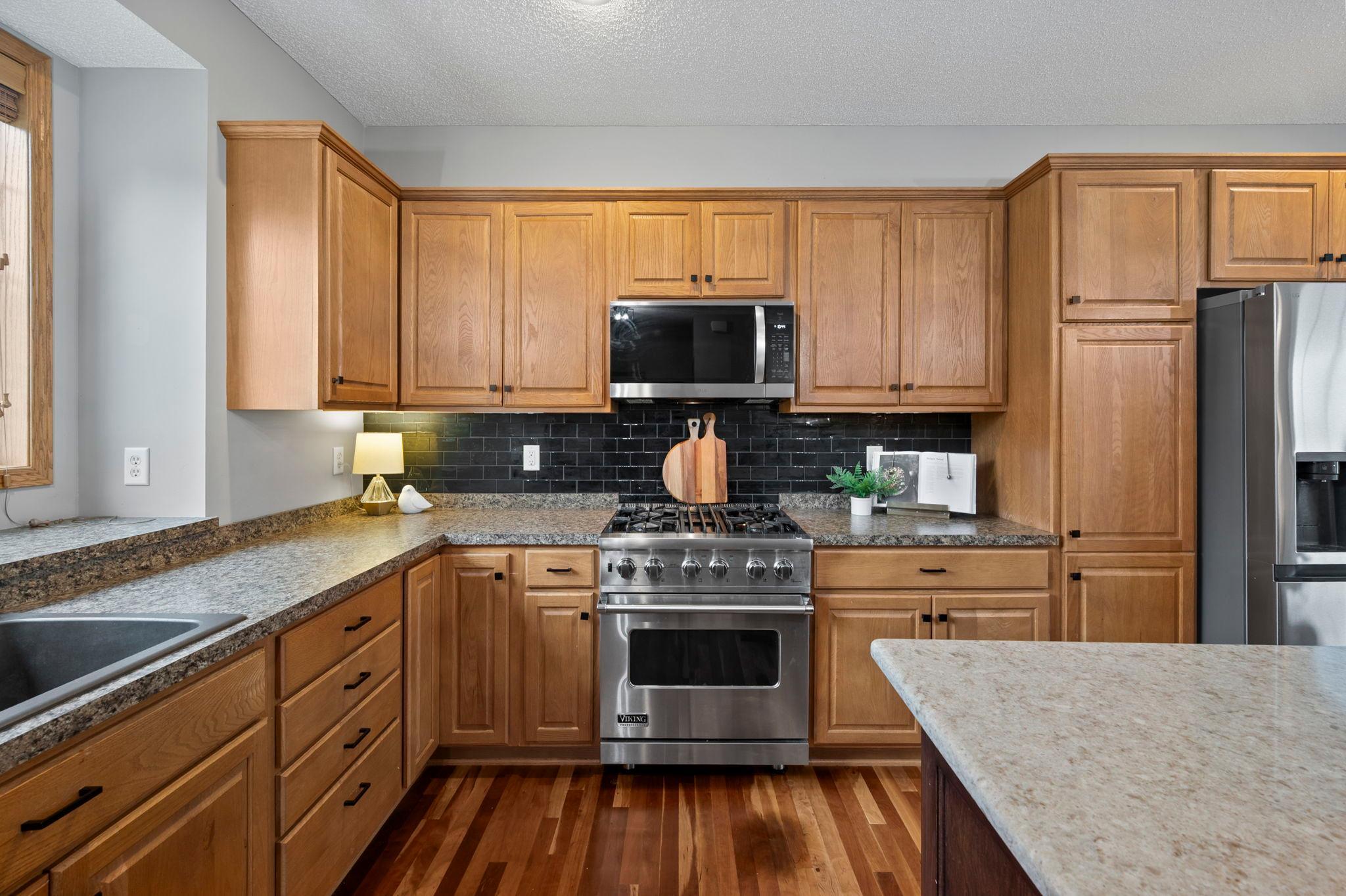 989 Danube Avenue Property Photo 7