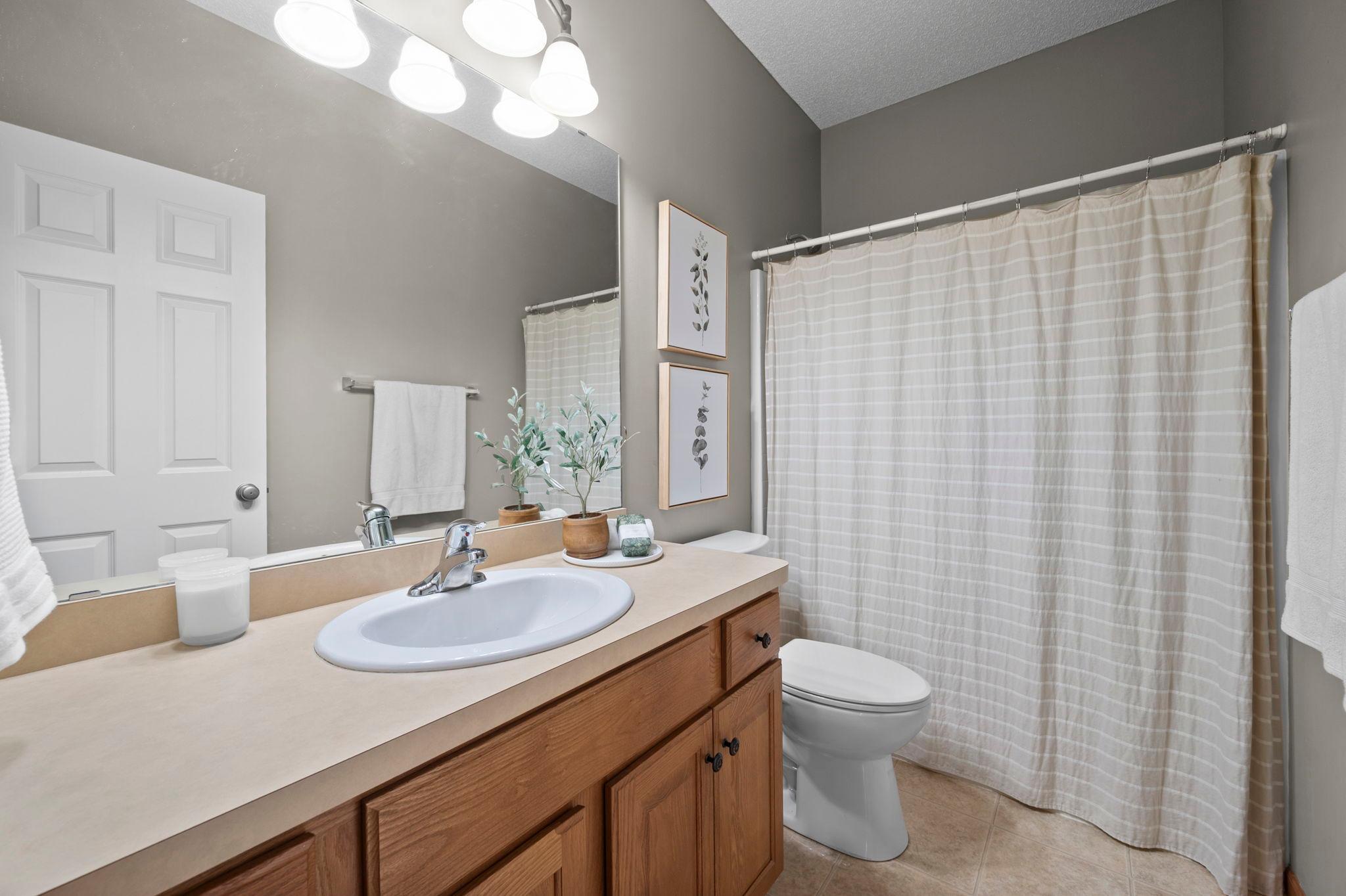 989 Danube Avenue Property Photo 13