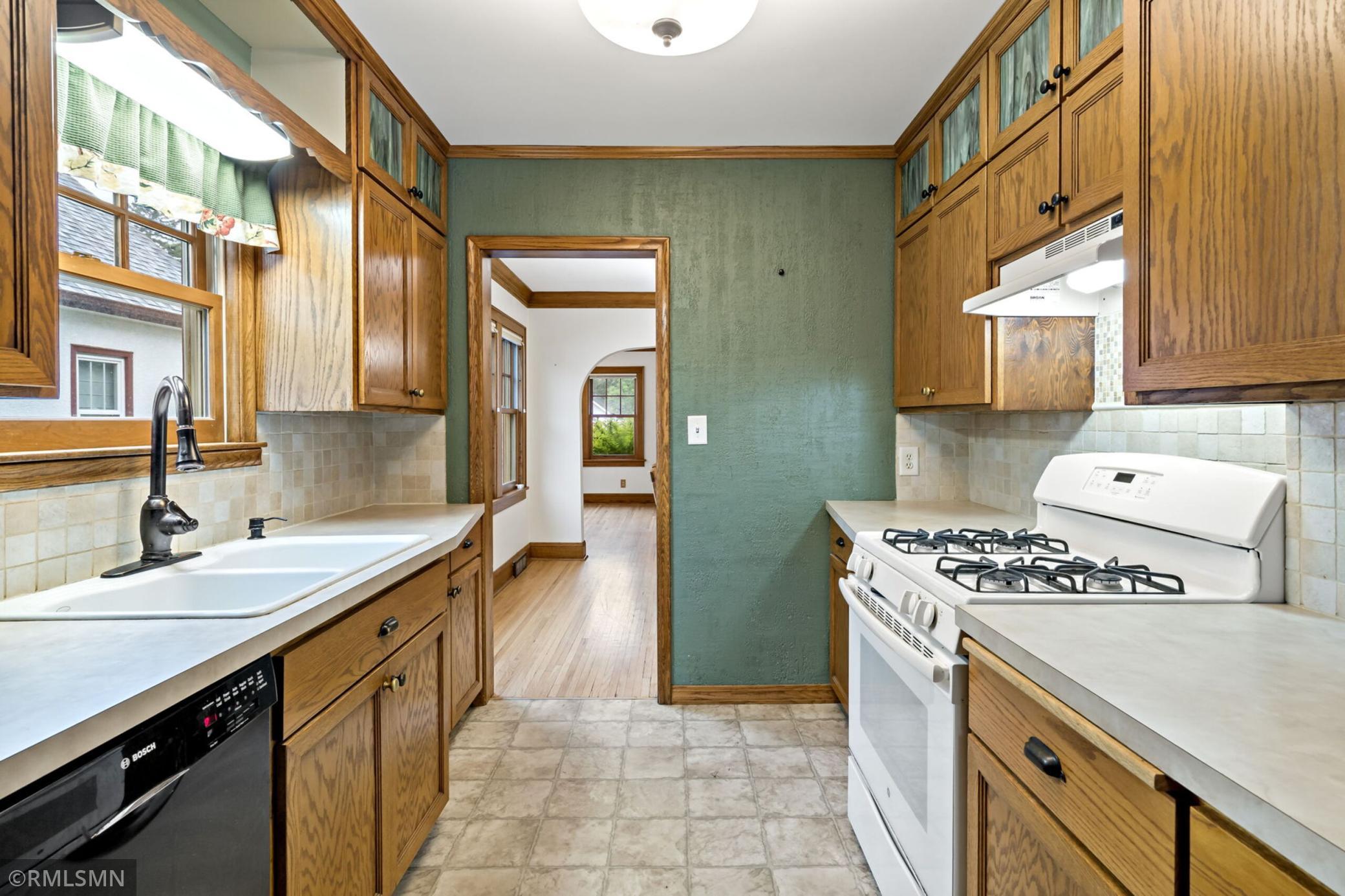 844 Winslow Avenue Property Photo 13