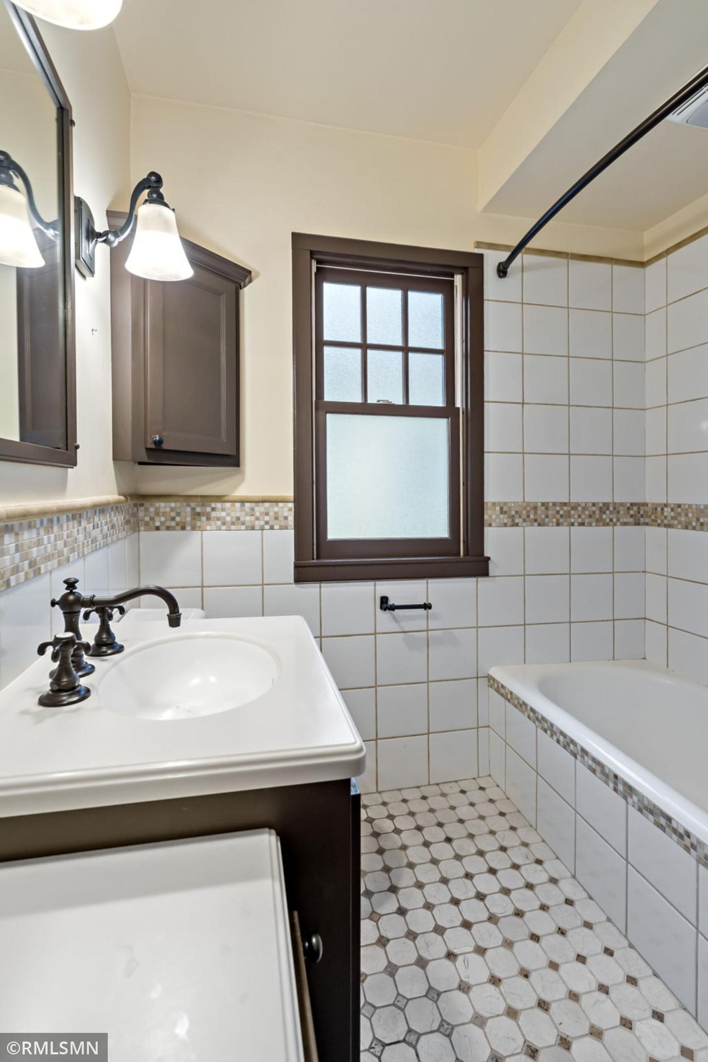 844 Winslow Avenue Property Photo 17
