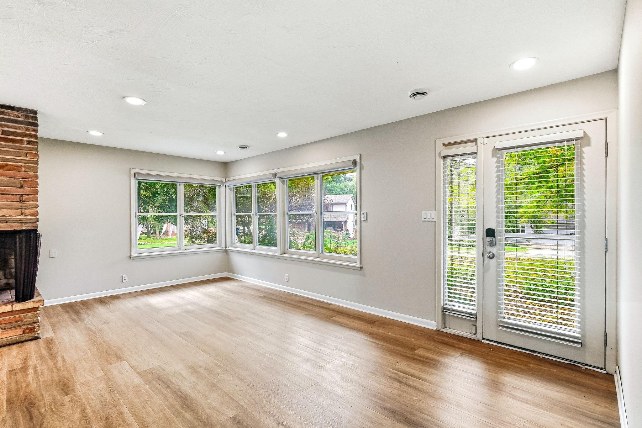 401 Turnpike Road Property Photo 8