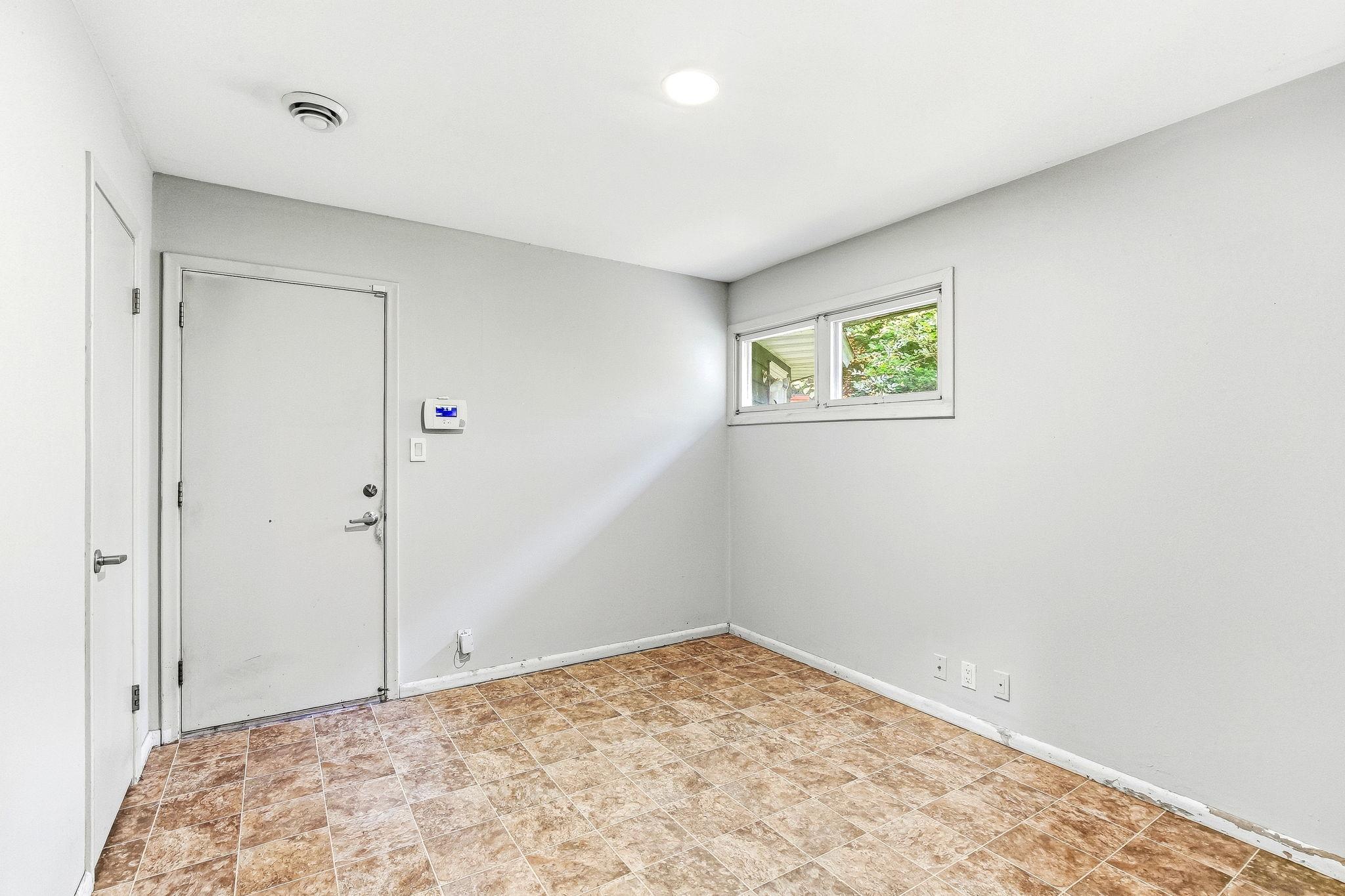 401 Turnpike Road Property Photo 32