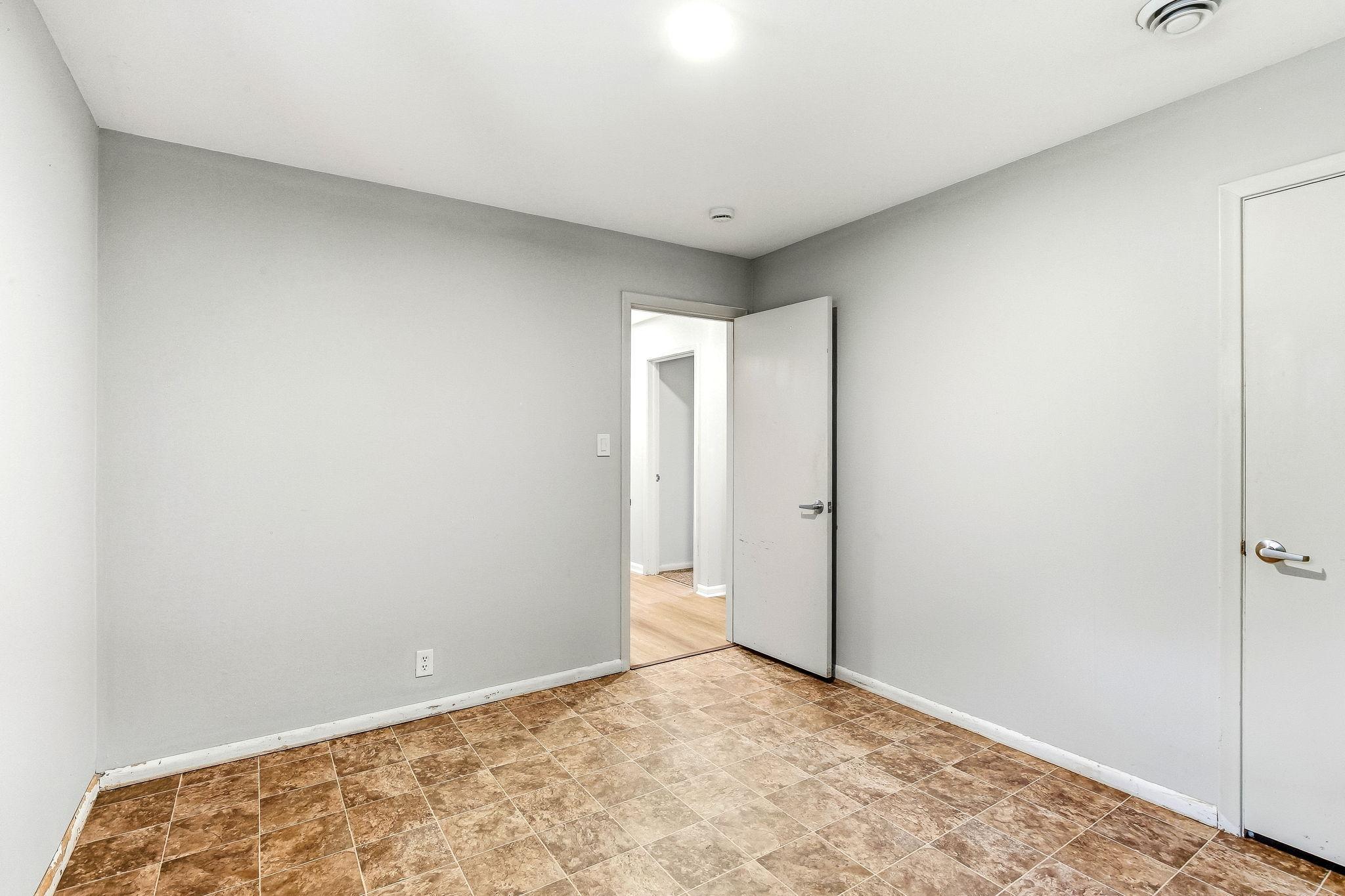 401 Turnpike Road Property Photo 33