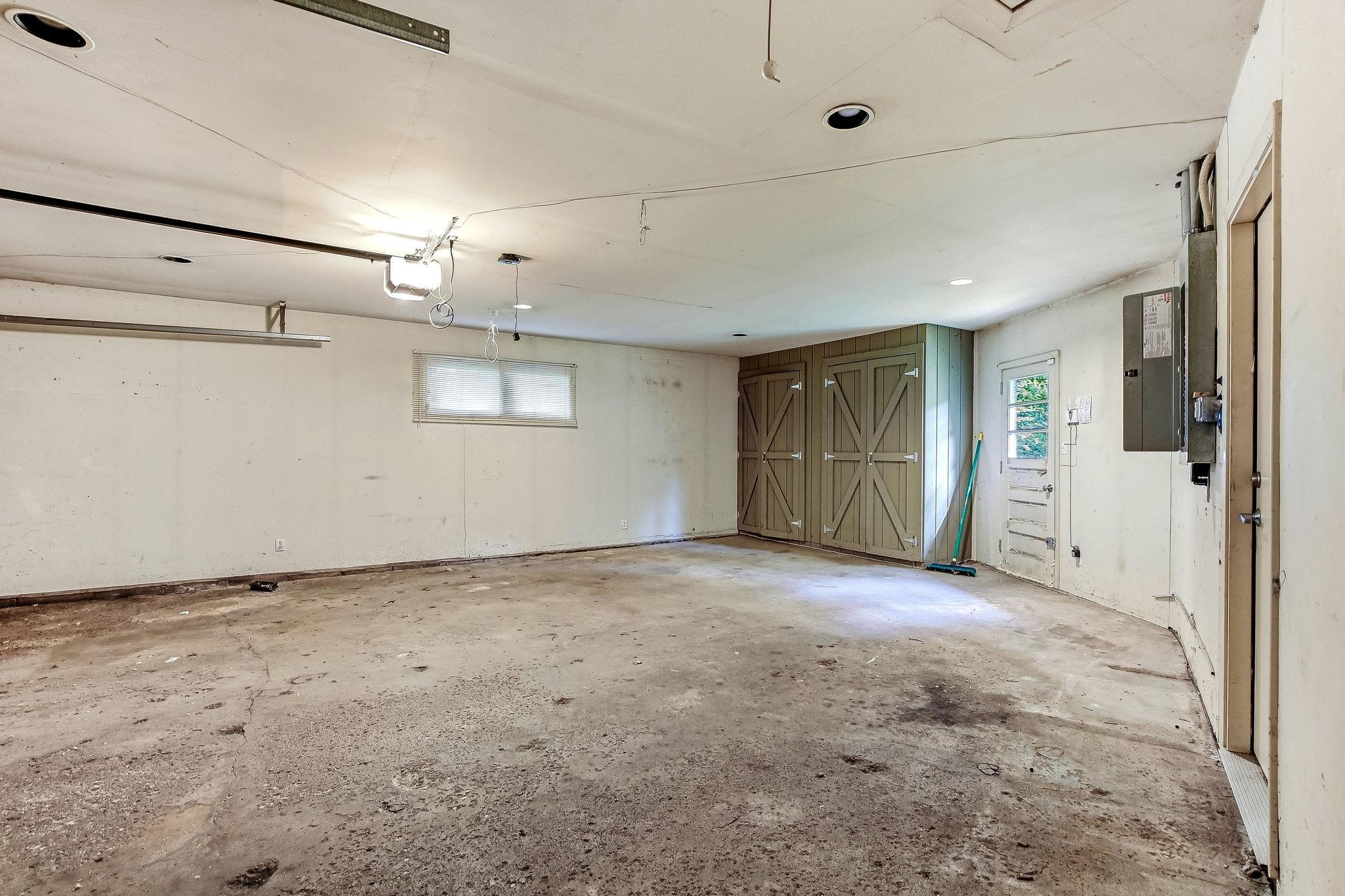 401 Turnpike Road Property Photo 34