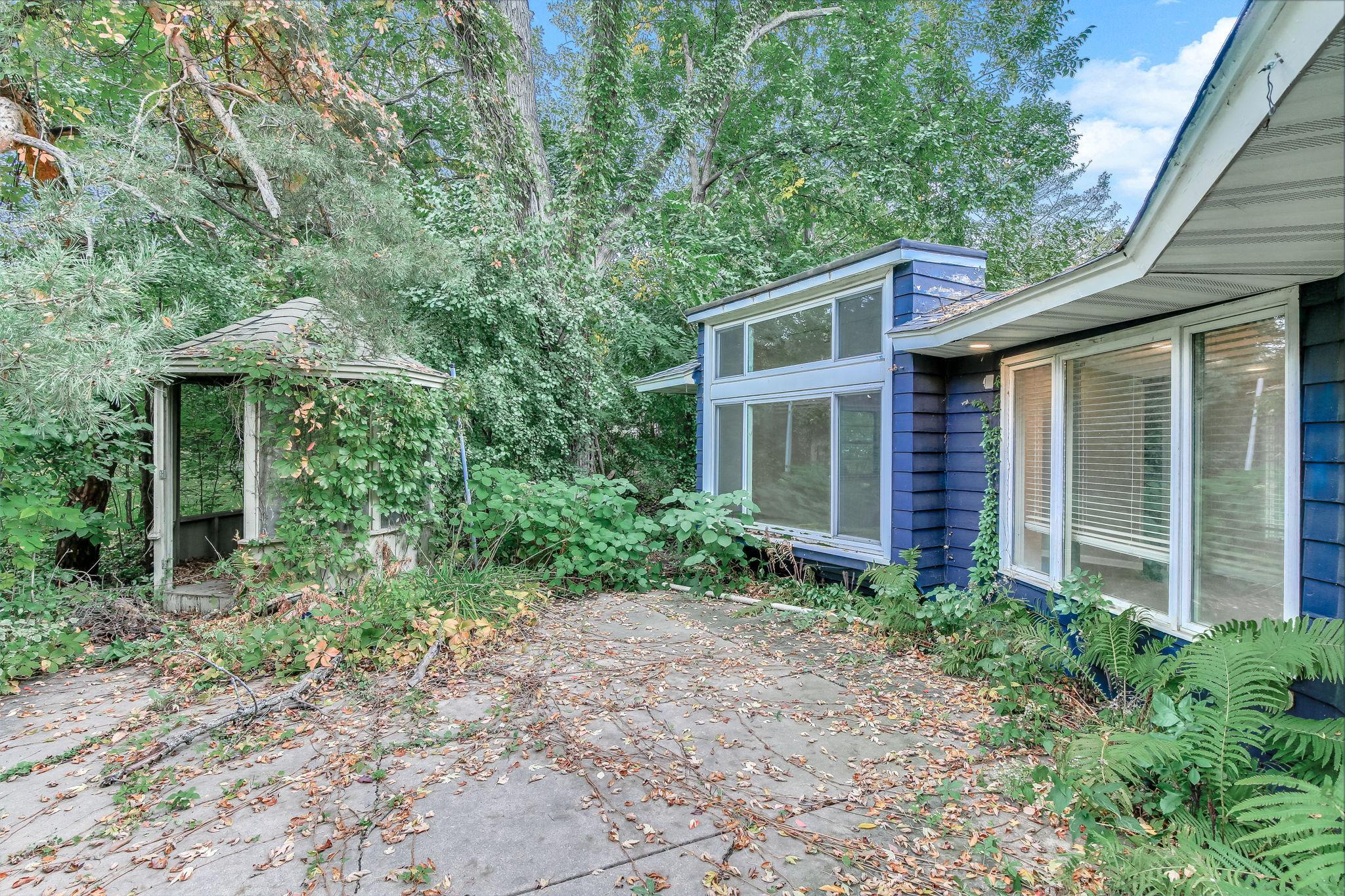 401 Turnpike Road Property Photo 38