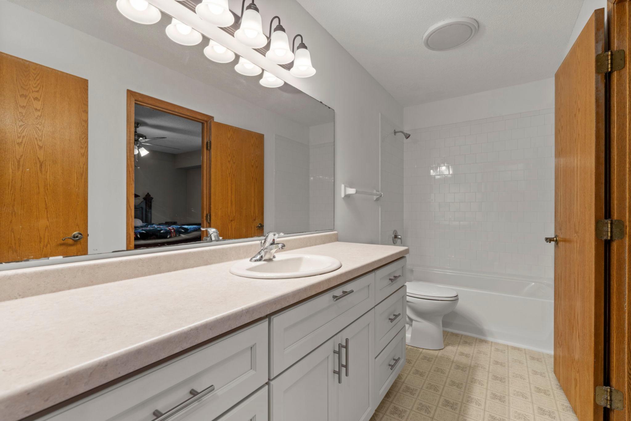 8961 Sycamore Lane N Property Photo 12