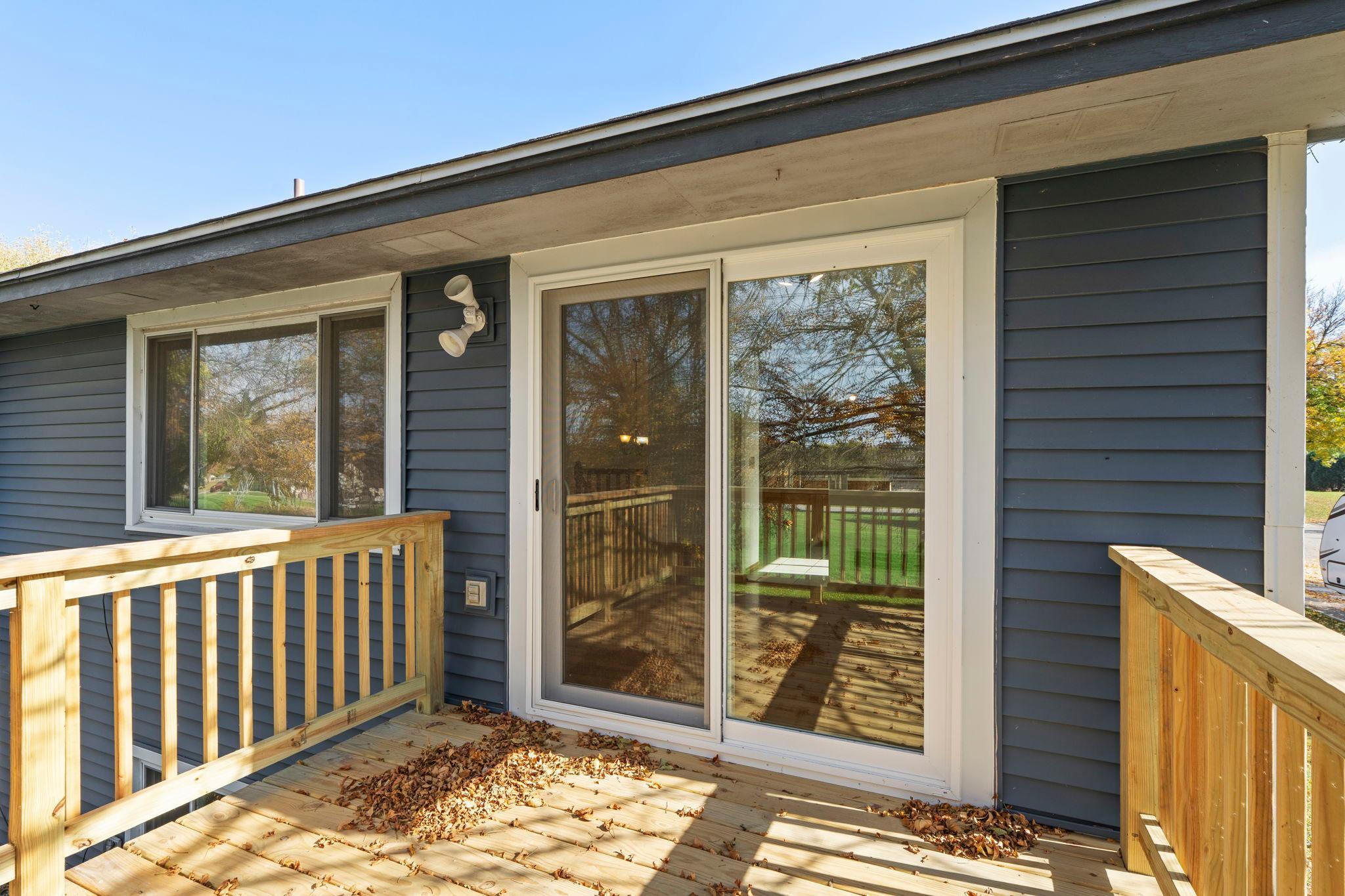 8961 Sycamore Lane N Property Photo 18