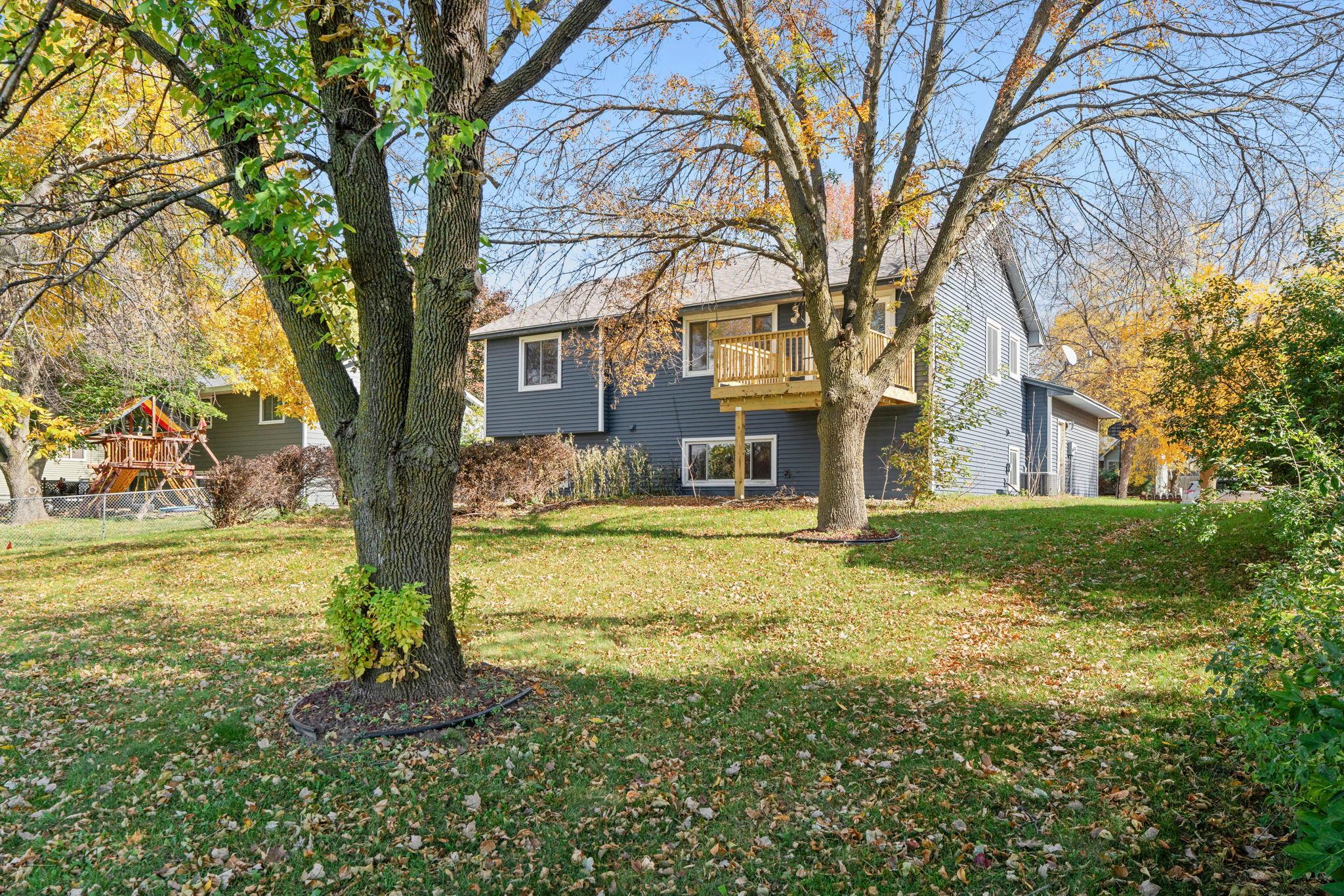8961 Sycamore Lane N Property Photo 21