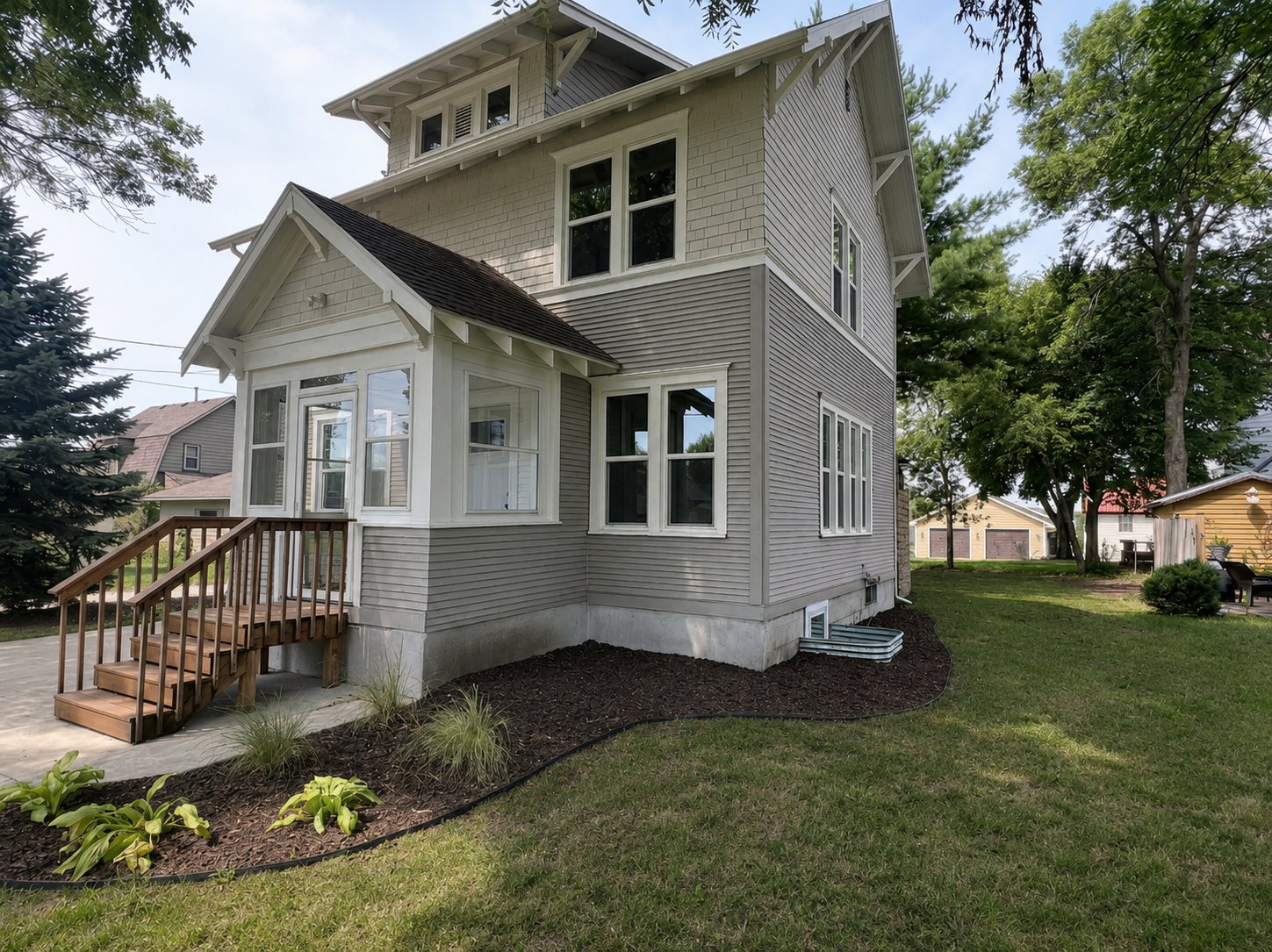 711 Clausen Avenue Property Photo 1