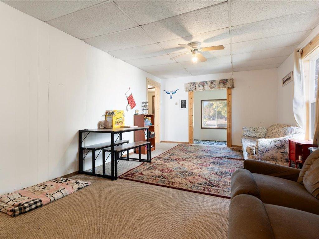 320 8th Street Se B Property Photo 4