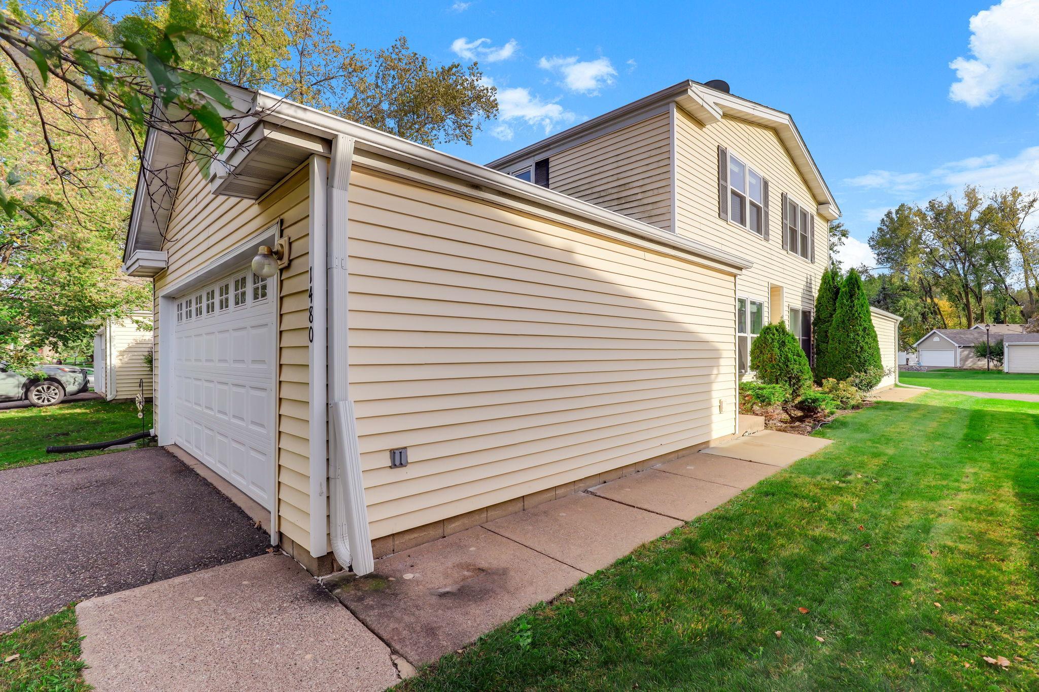 1480 Granada Avenue N Property Photo 5
