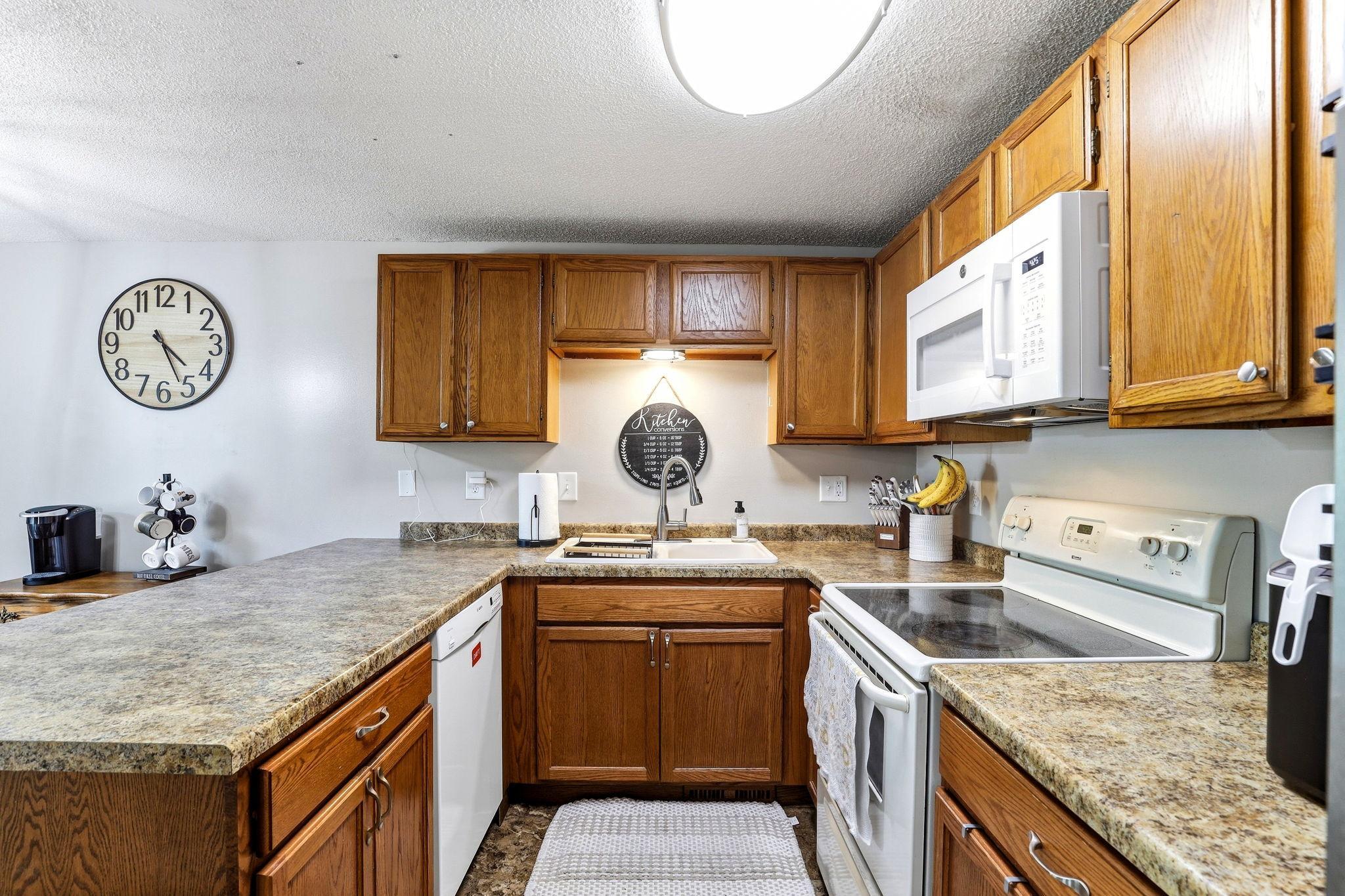 1480 Granada Avenue N Property Photo 10