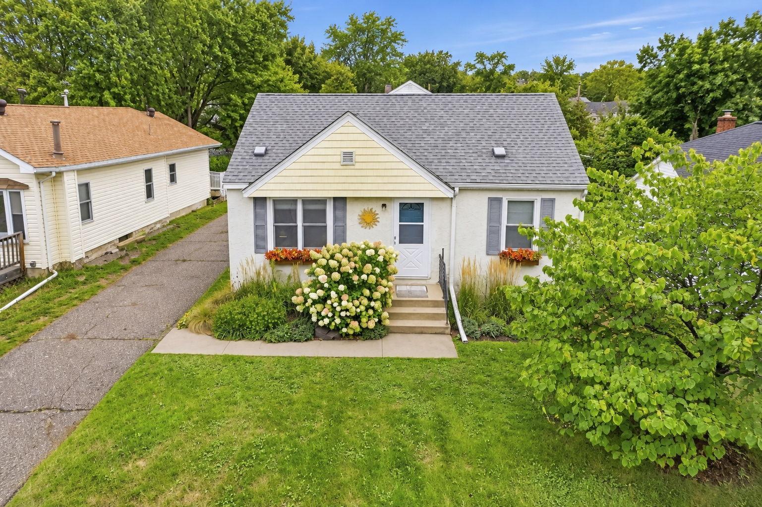 3239 Stinson Boulevard Property Photo 4