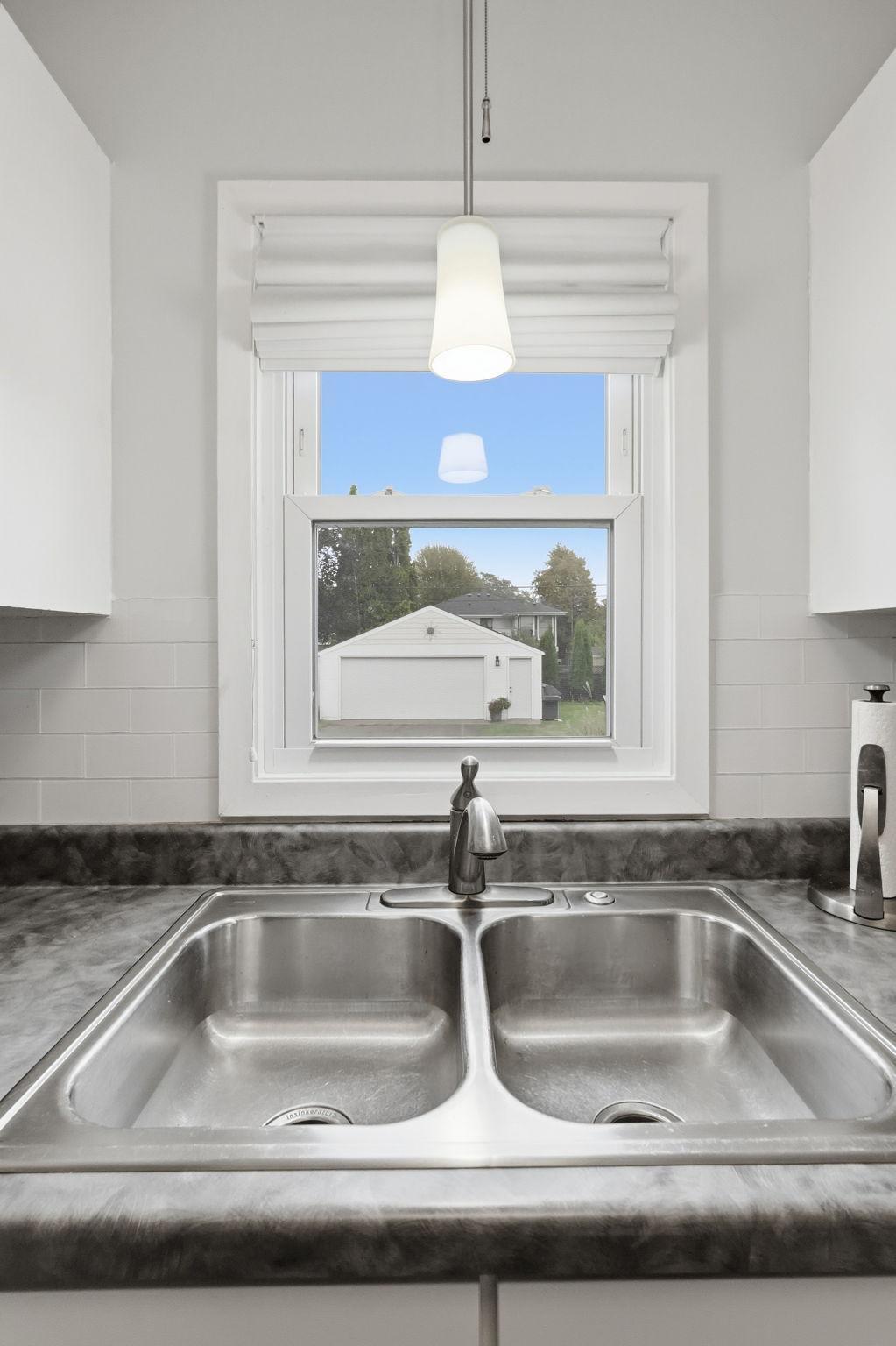 3239 Stinson Boulevard Property Photo 10
