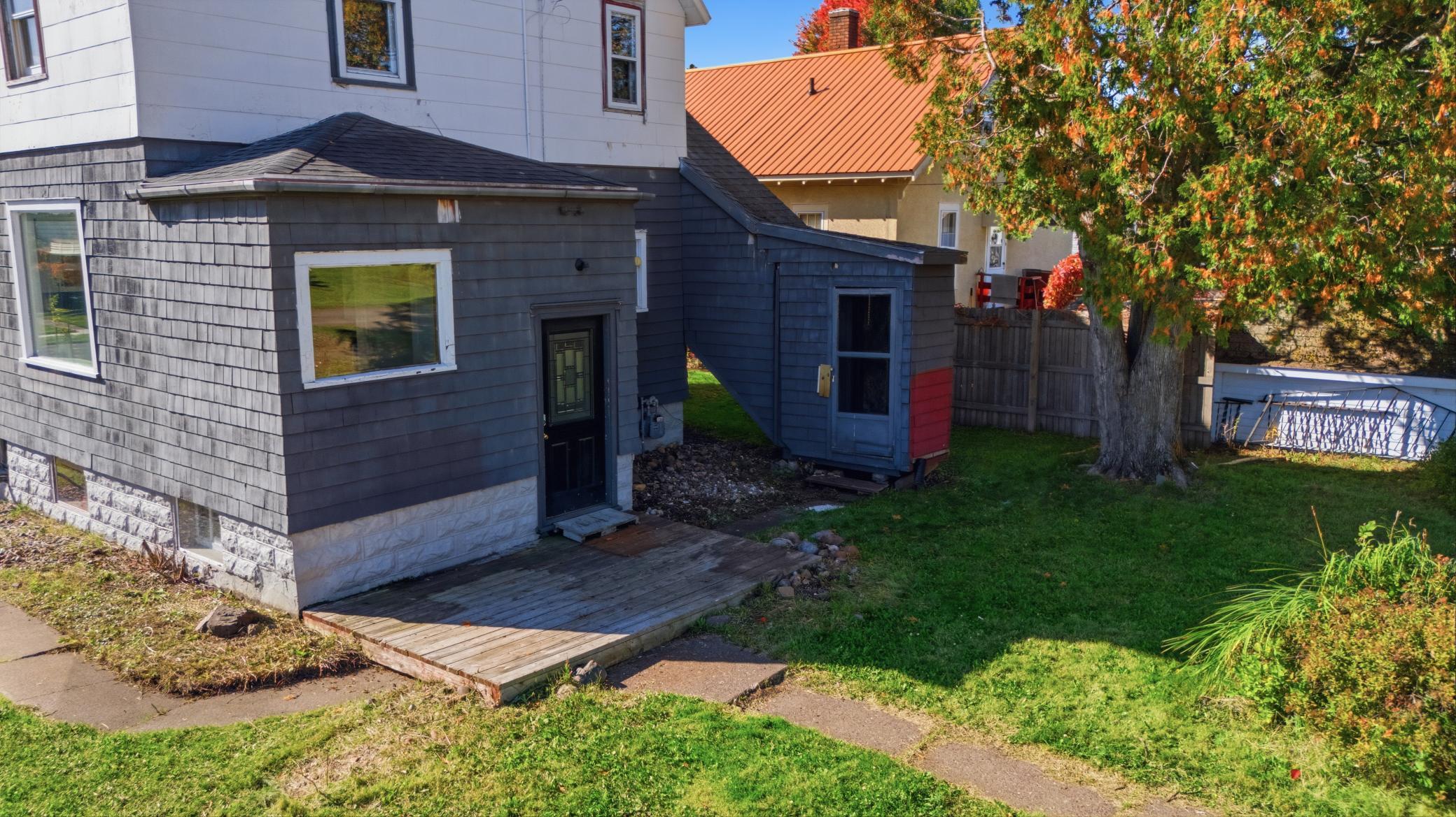 911 10th Avenue Property Photo 45