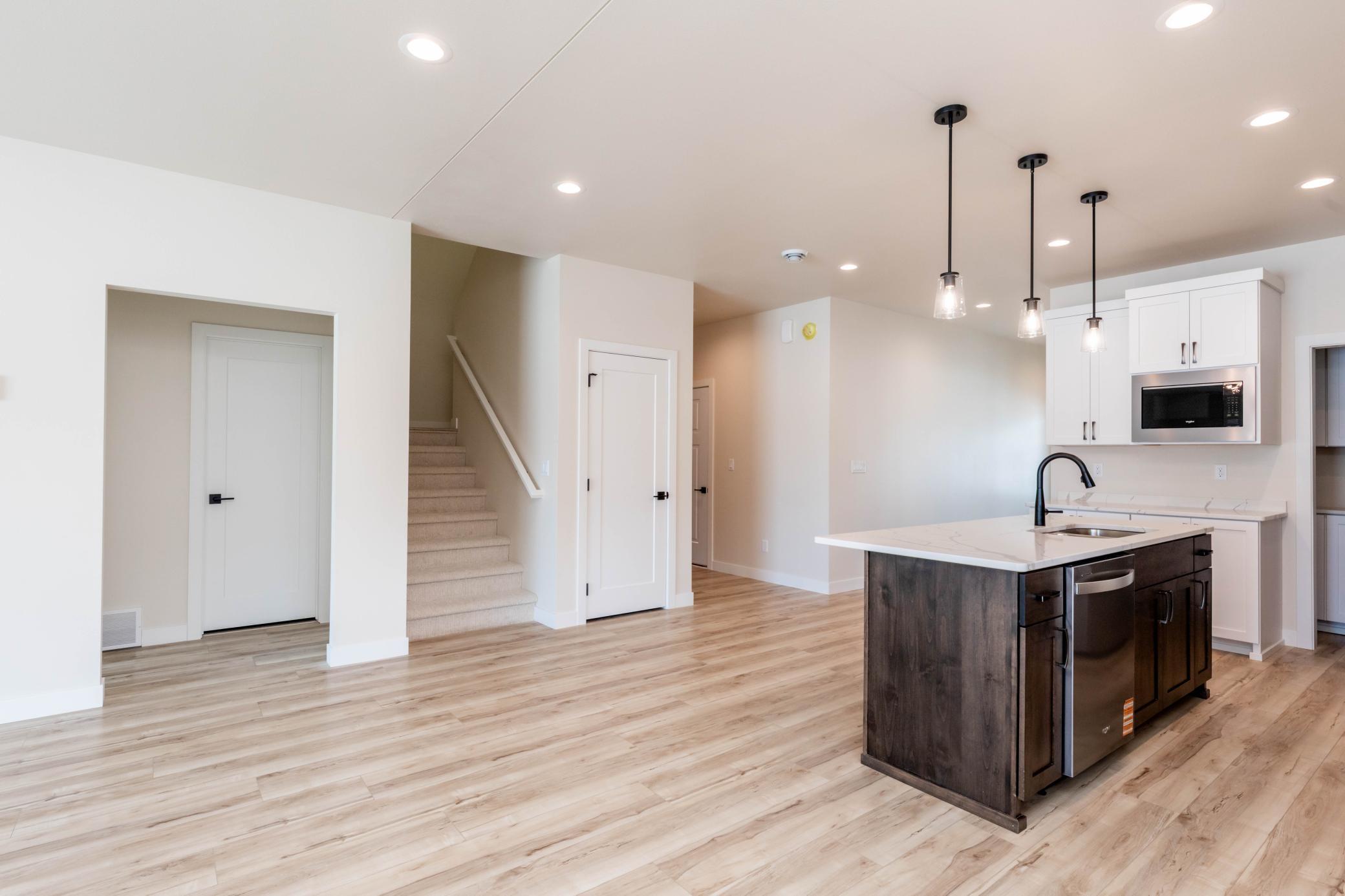 520 Leonard Street Property Photo 12