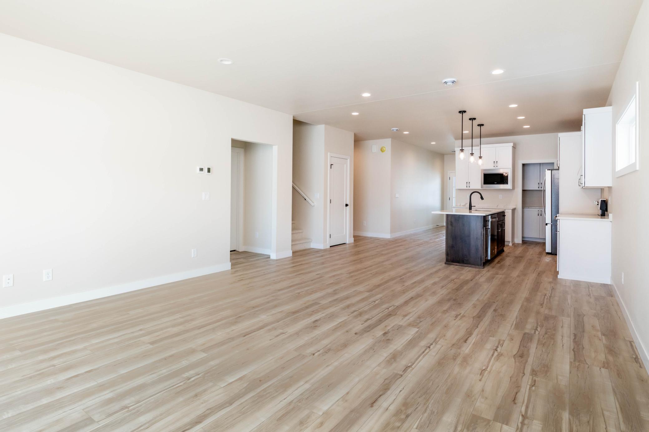 520 Leonard Street Property Photo 15