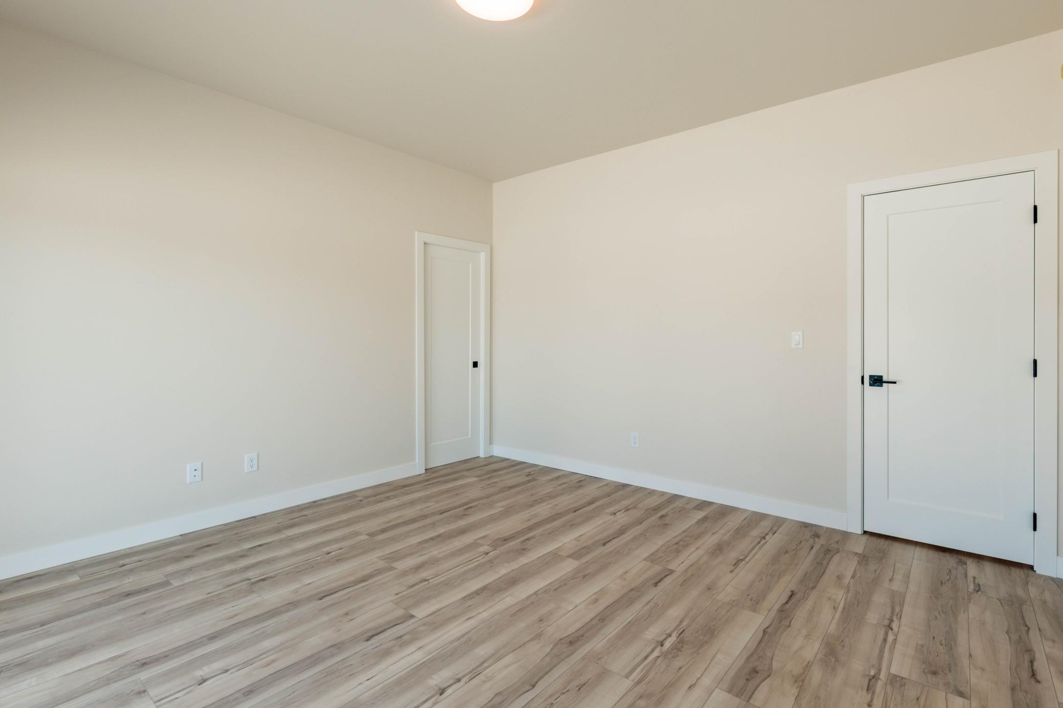 520 Leonard Street Property Photo 20