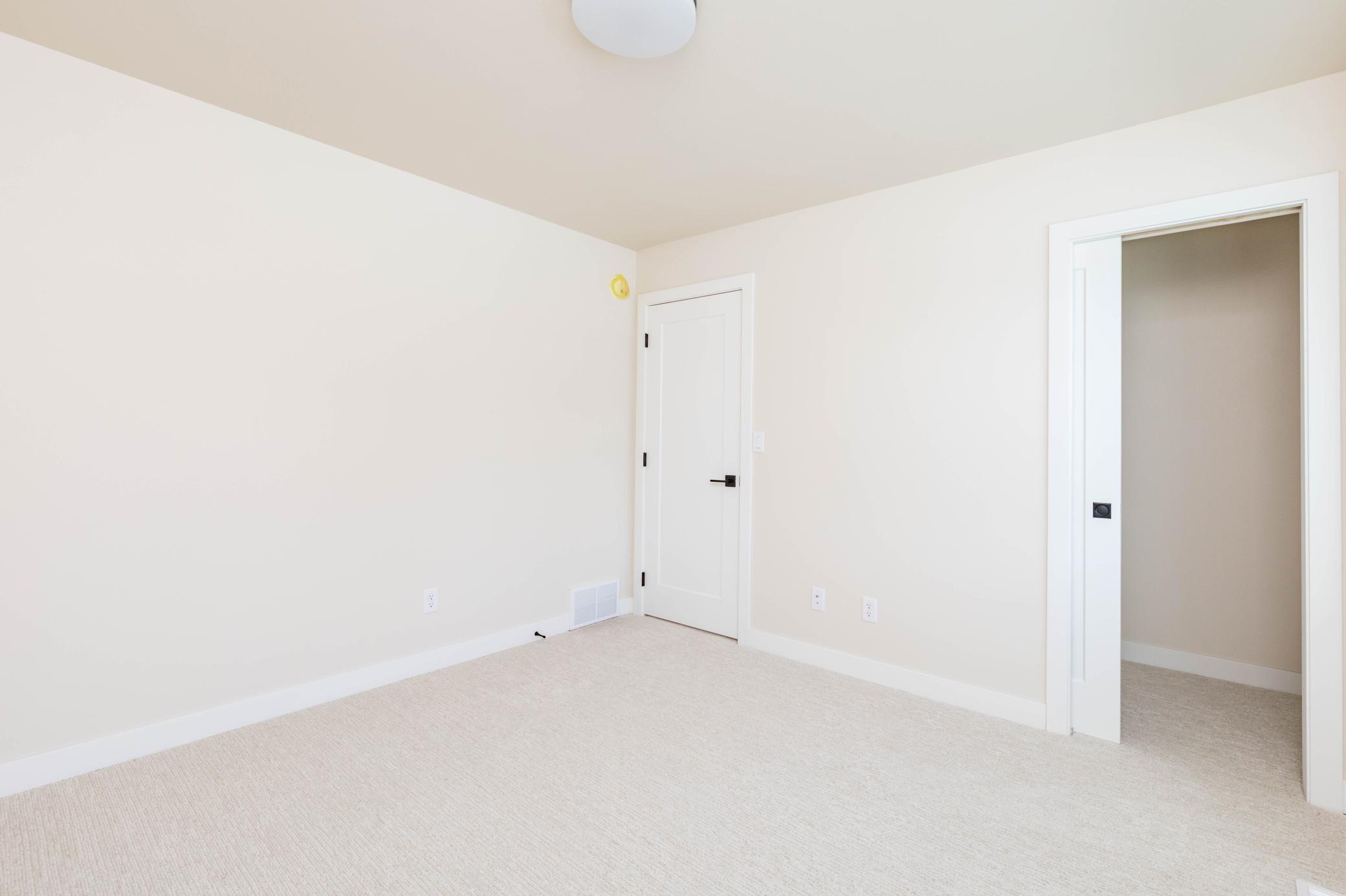 520 Leonard Street Property Photo 32