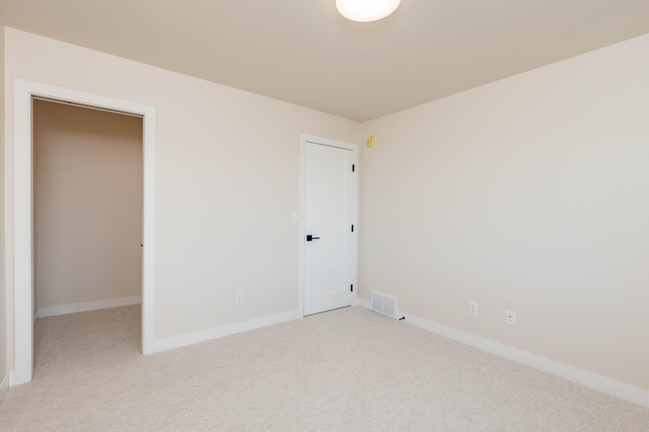 520 Leonard Street Property Photo 39