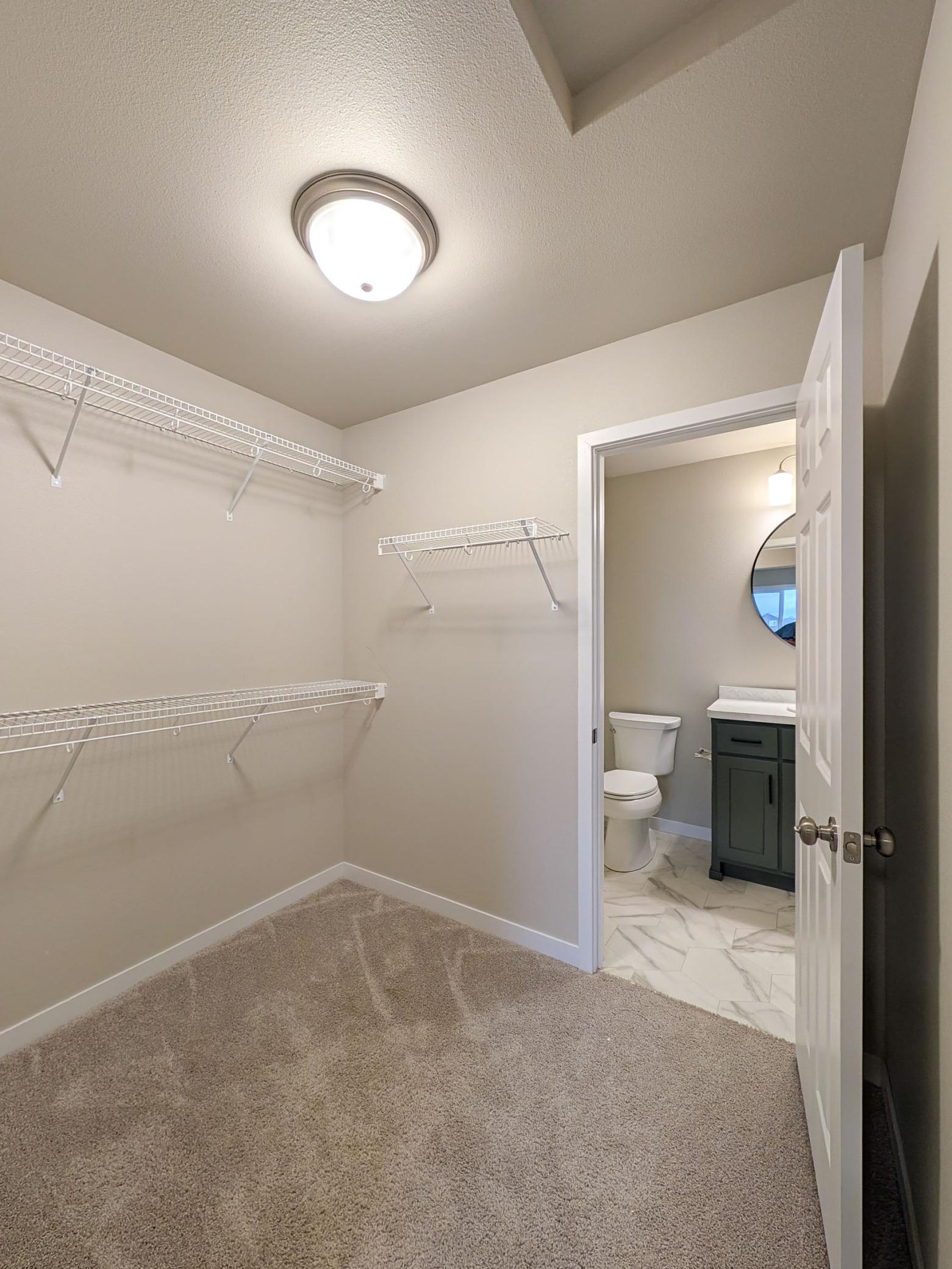 2553 Fulton Loop S Property Photo 23