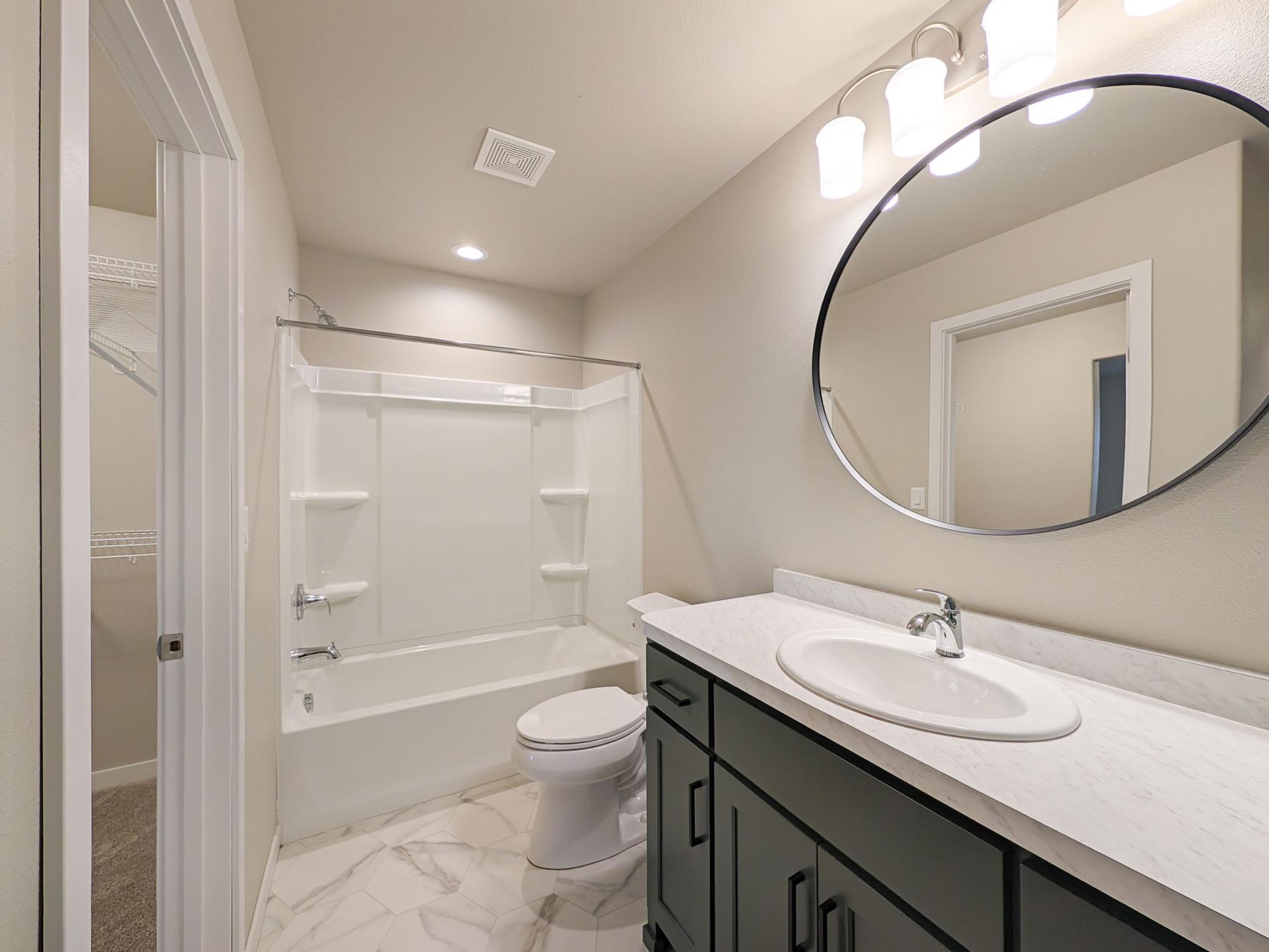 2553 Fulton Loop S Property Photo 24