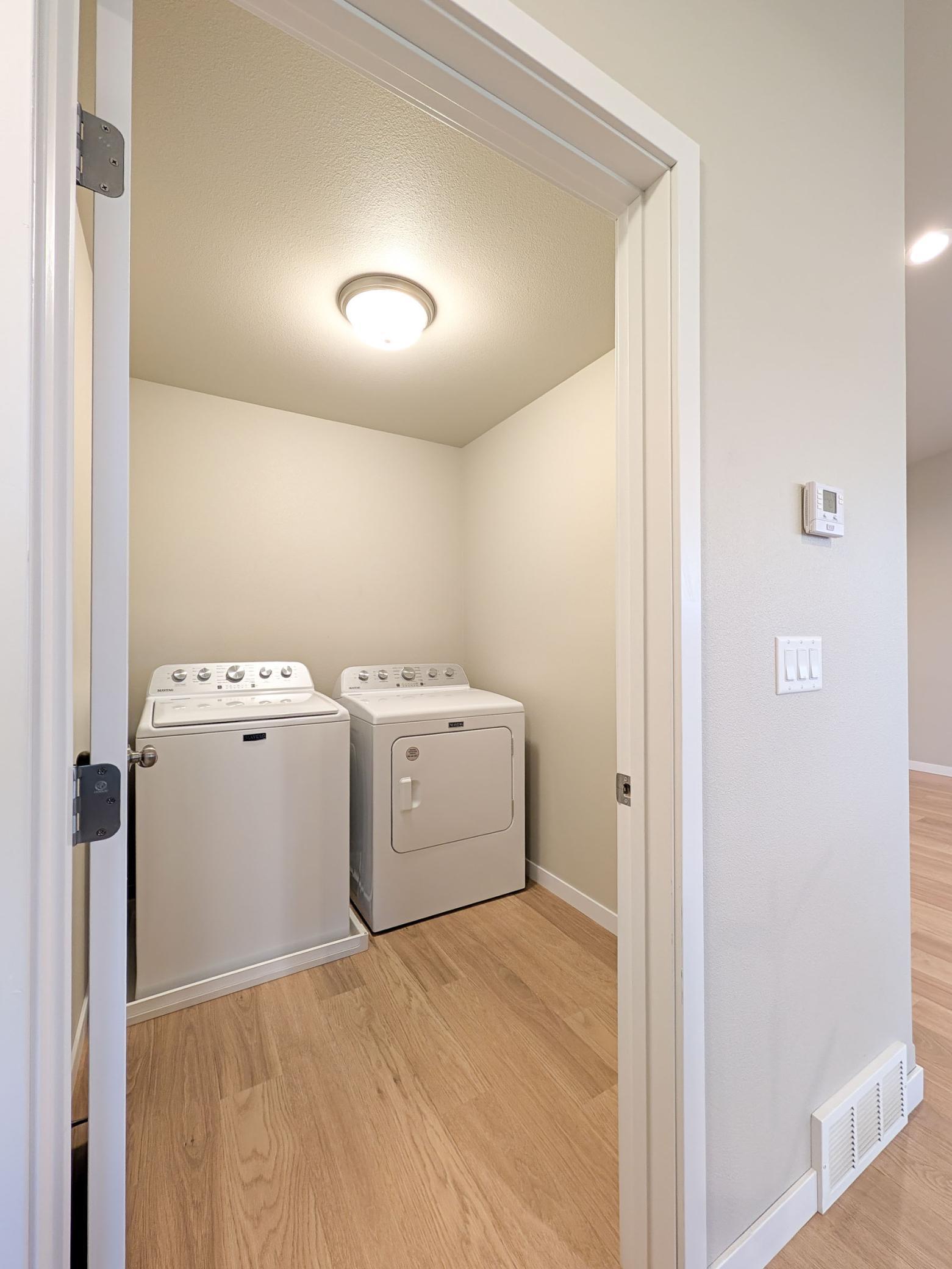 2553 Fulton Loop S Property Photo 27