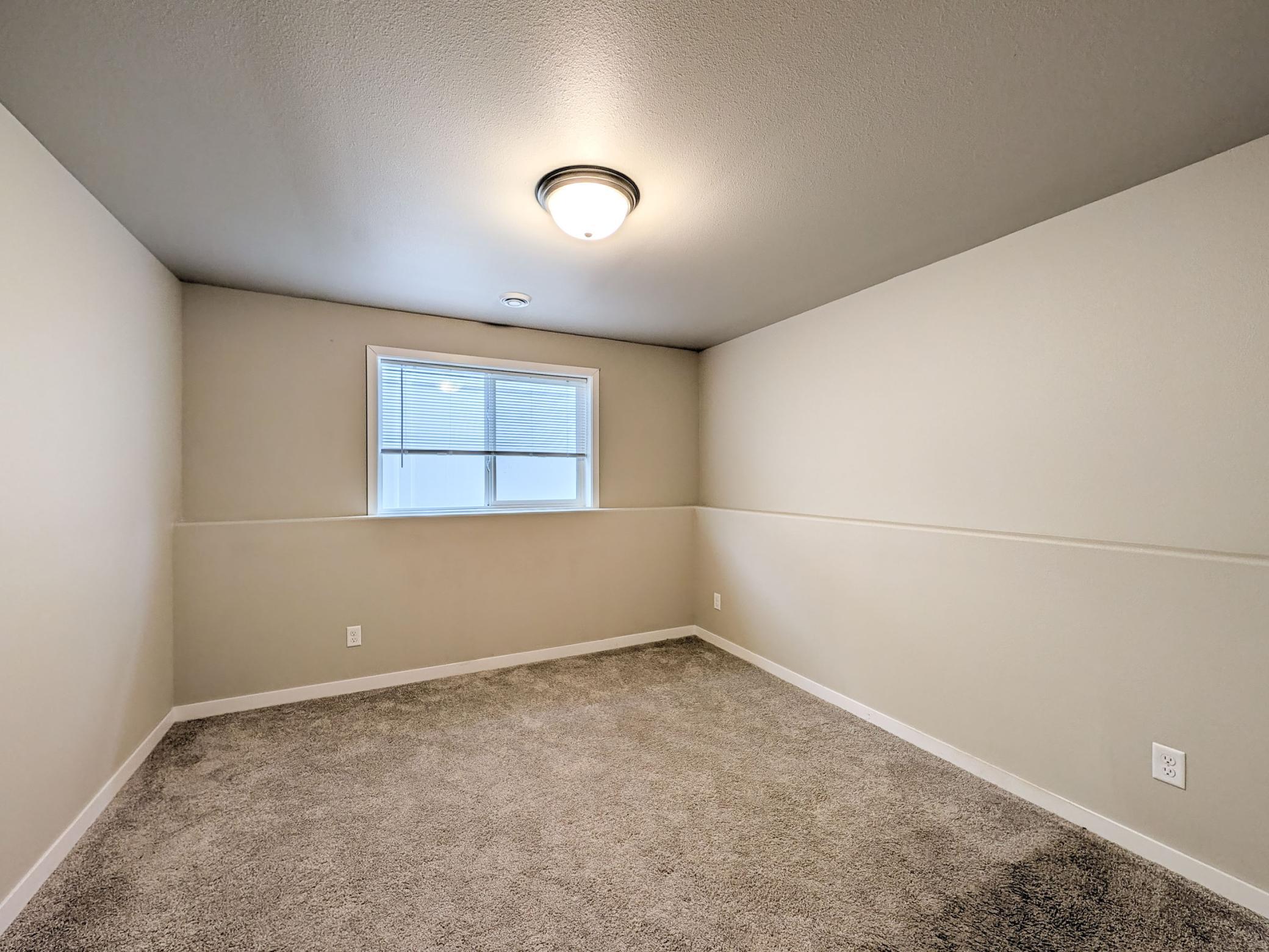 2553 Fulton Loop S Property Photo 31