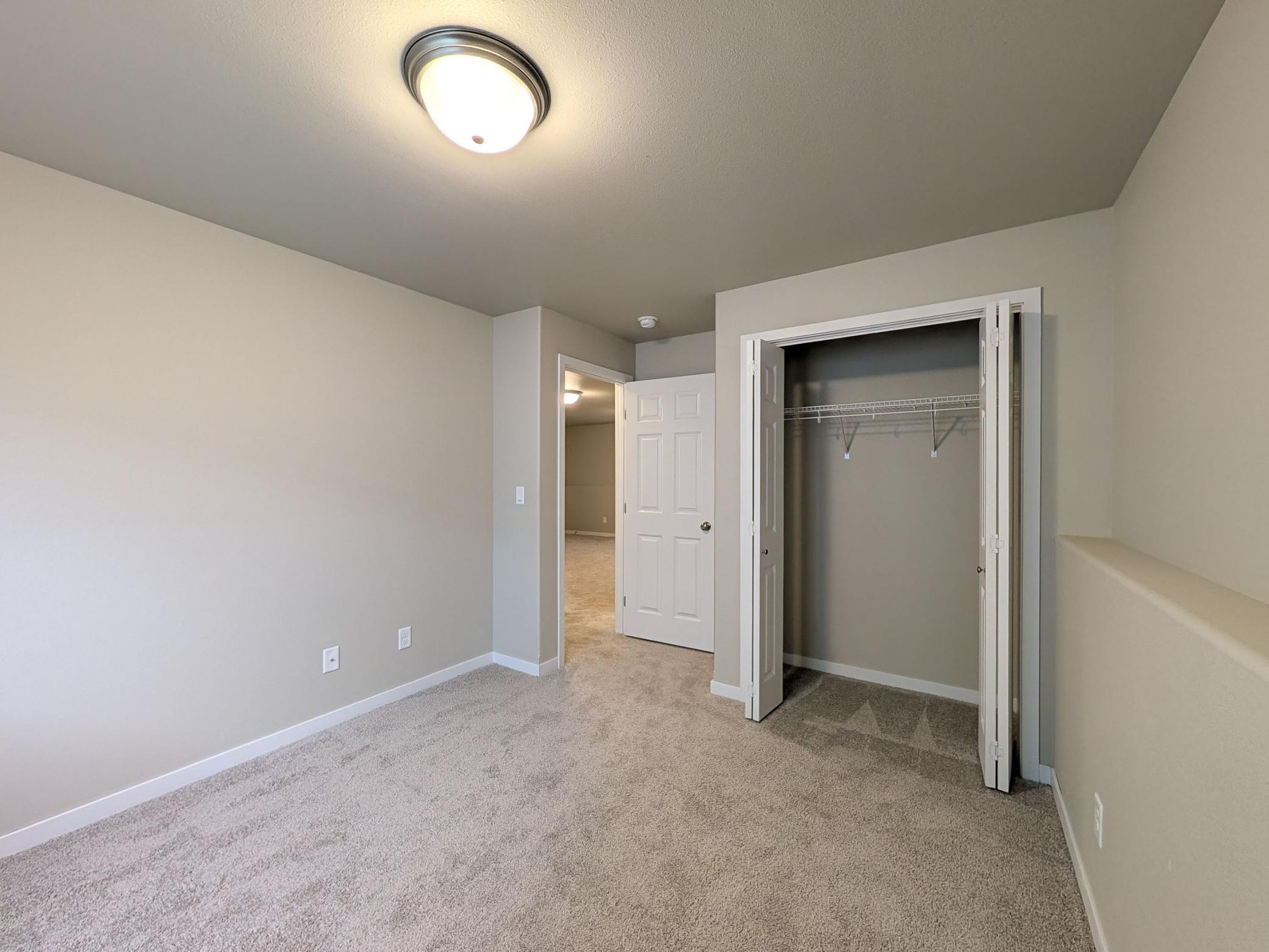2553 Fulton Loop S Property Photo 34