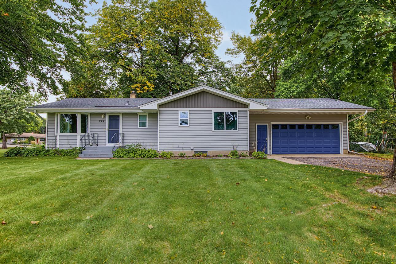 727 Tanglewood Drive Property Photo 3