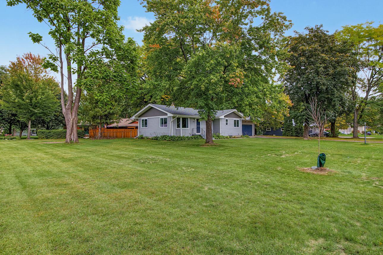 727 Tanglewood Drive Property Photo 4