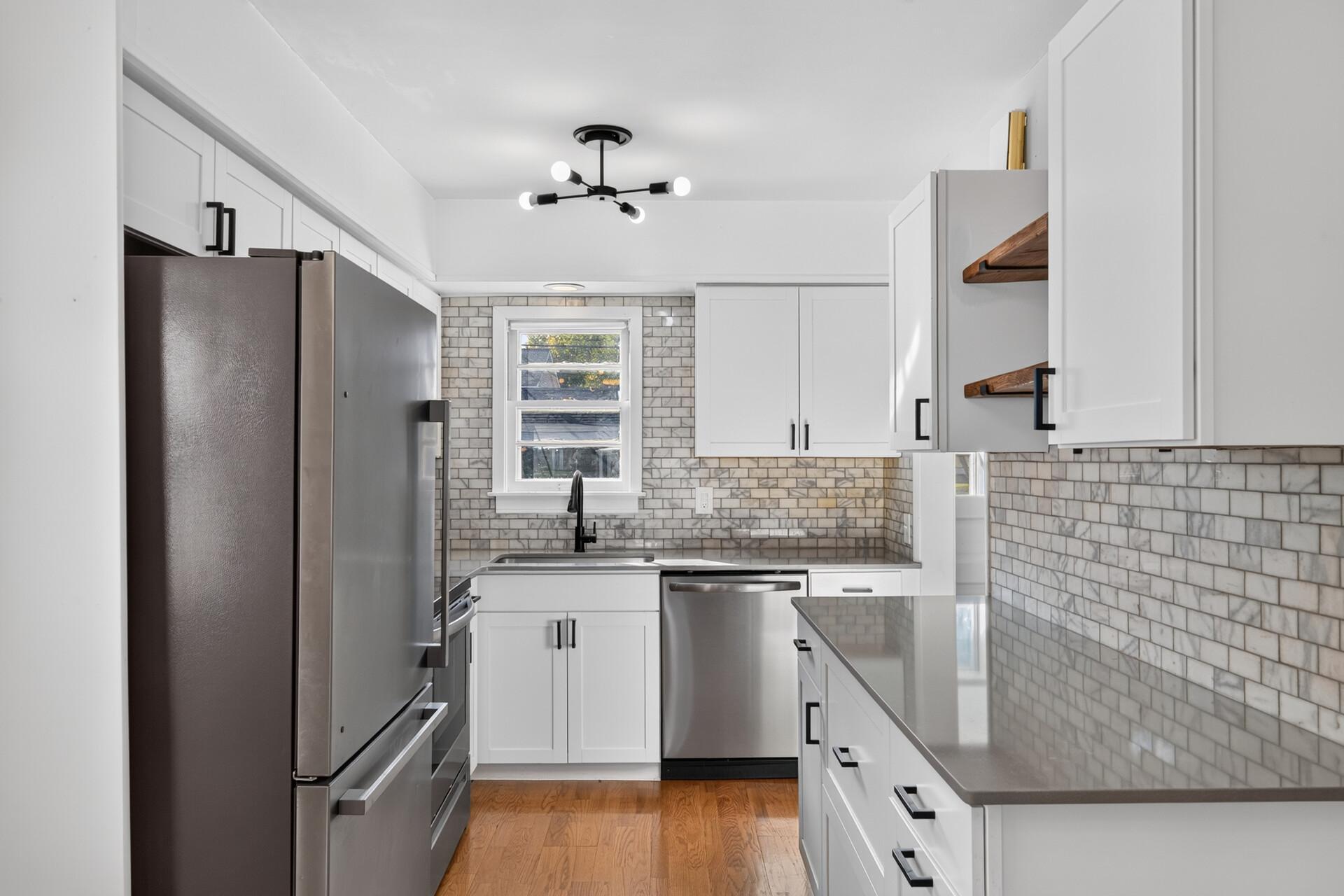 3943 Thomas Avenue N Property Photo 1