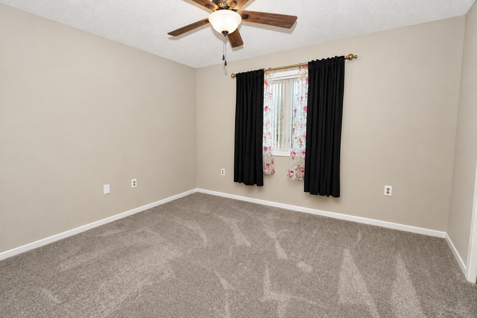 970 Portland Street Property Photo 28