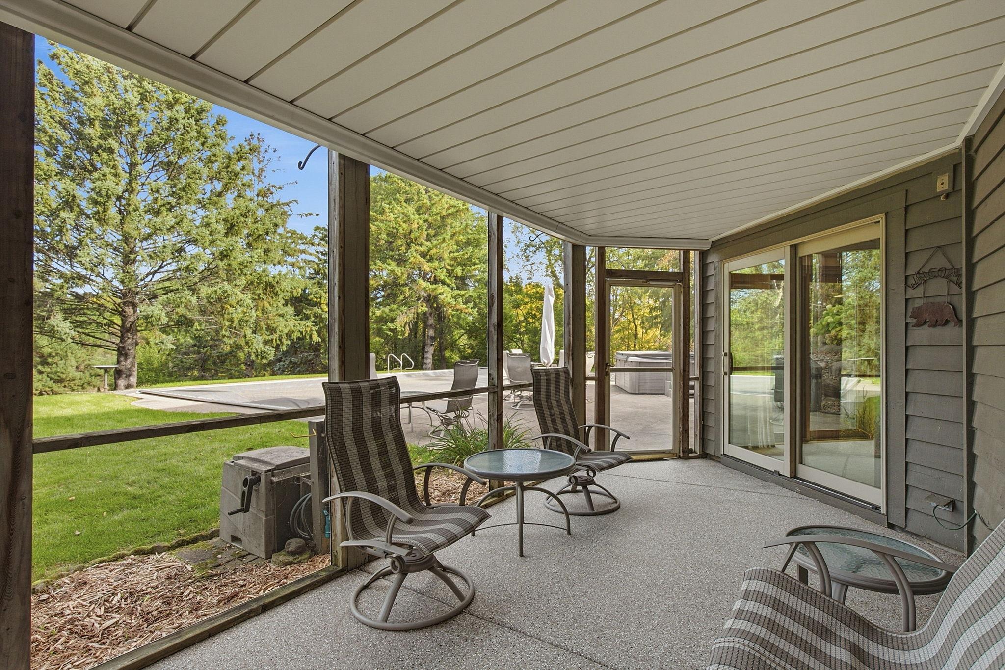 1533 Wexford Court Property Photo 2