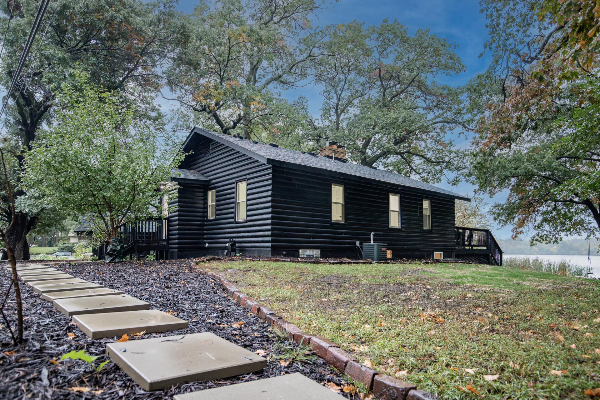 5261 Twin Lake Boulevard E Property Photo 3