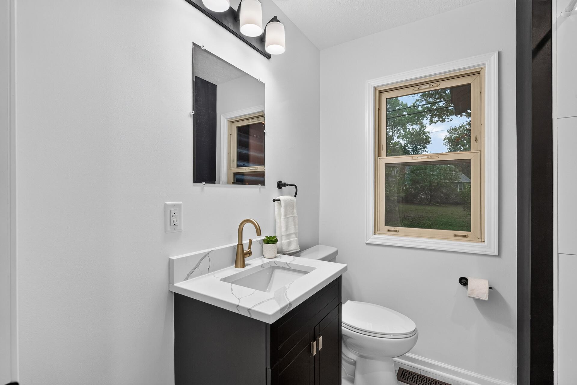 5261 Twin Lake Boulevard E Property Photo 26