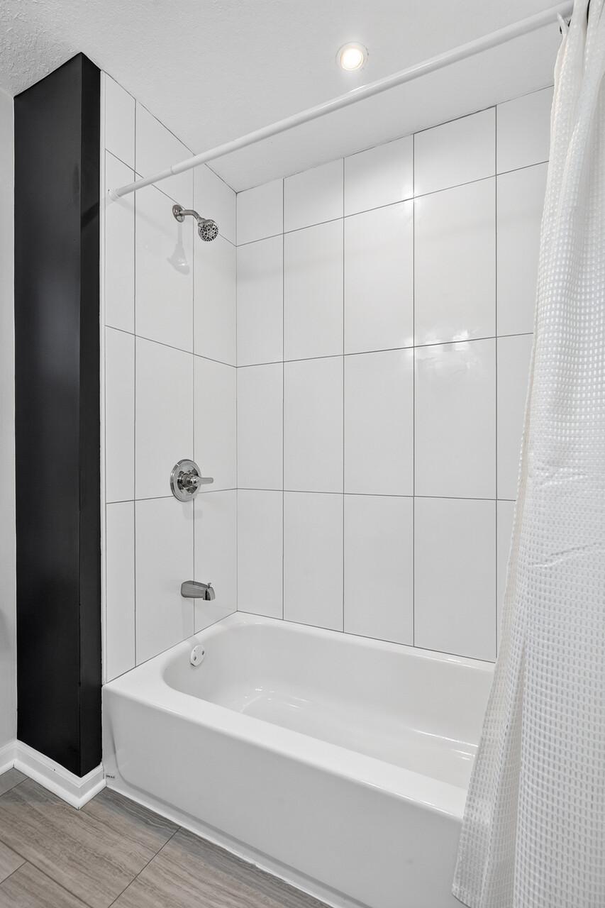 5261 Twin Lake Boulevard E Property Photo 27